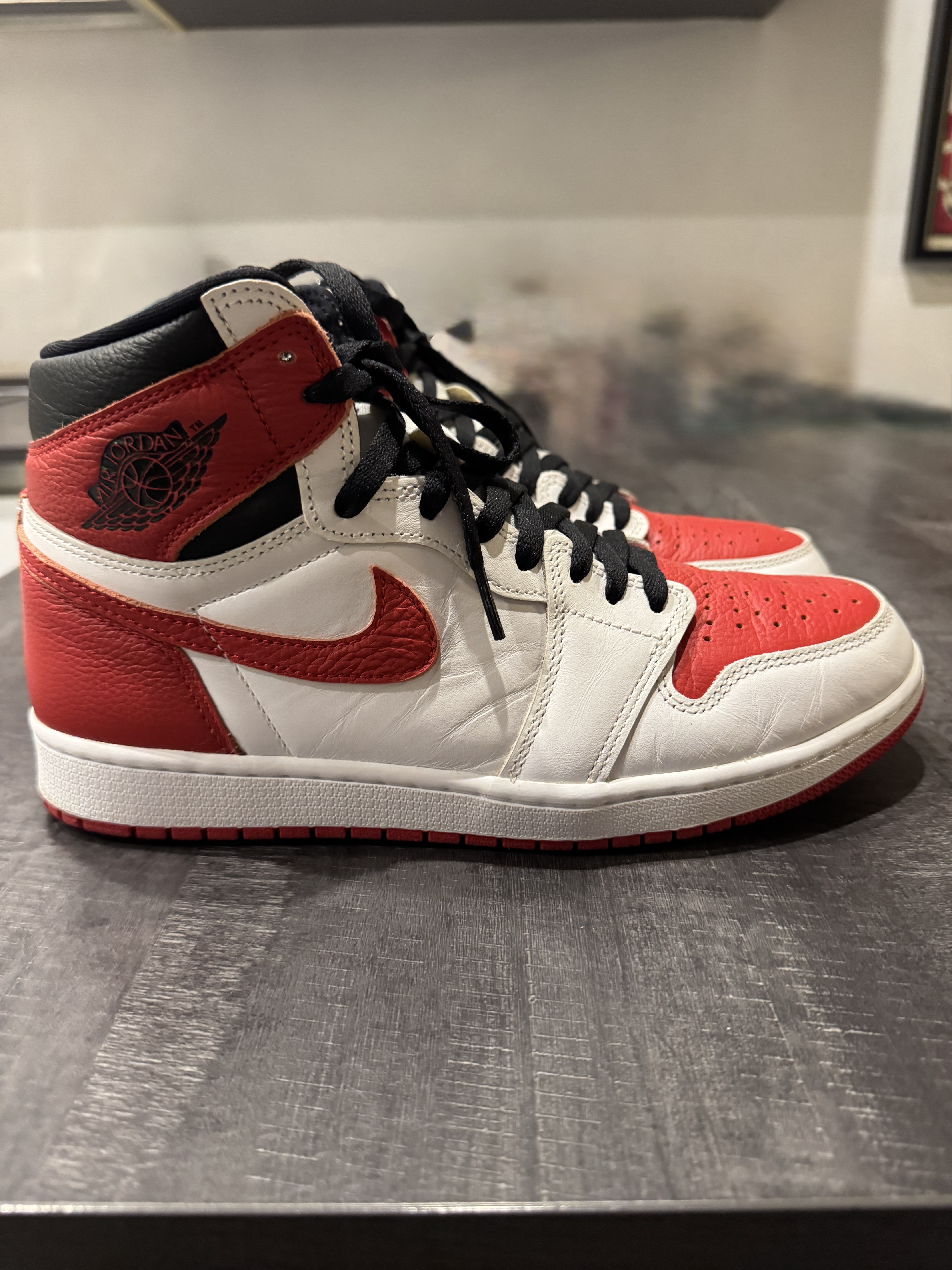 Air Jordan 1 High Heritage 'White Red' (2022) photo 2