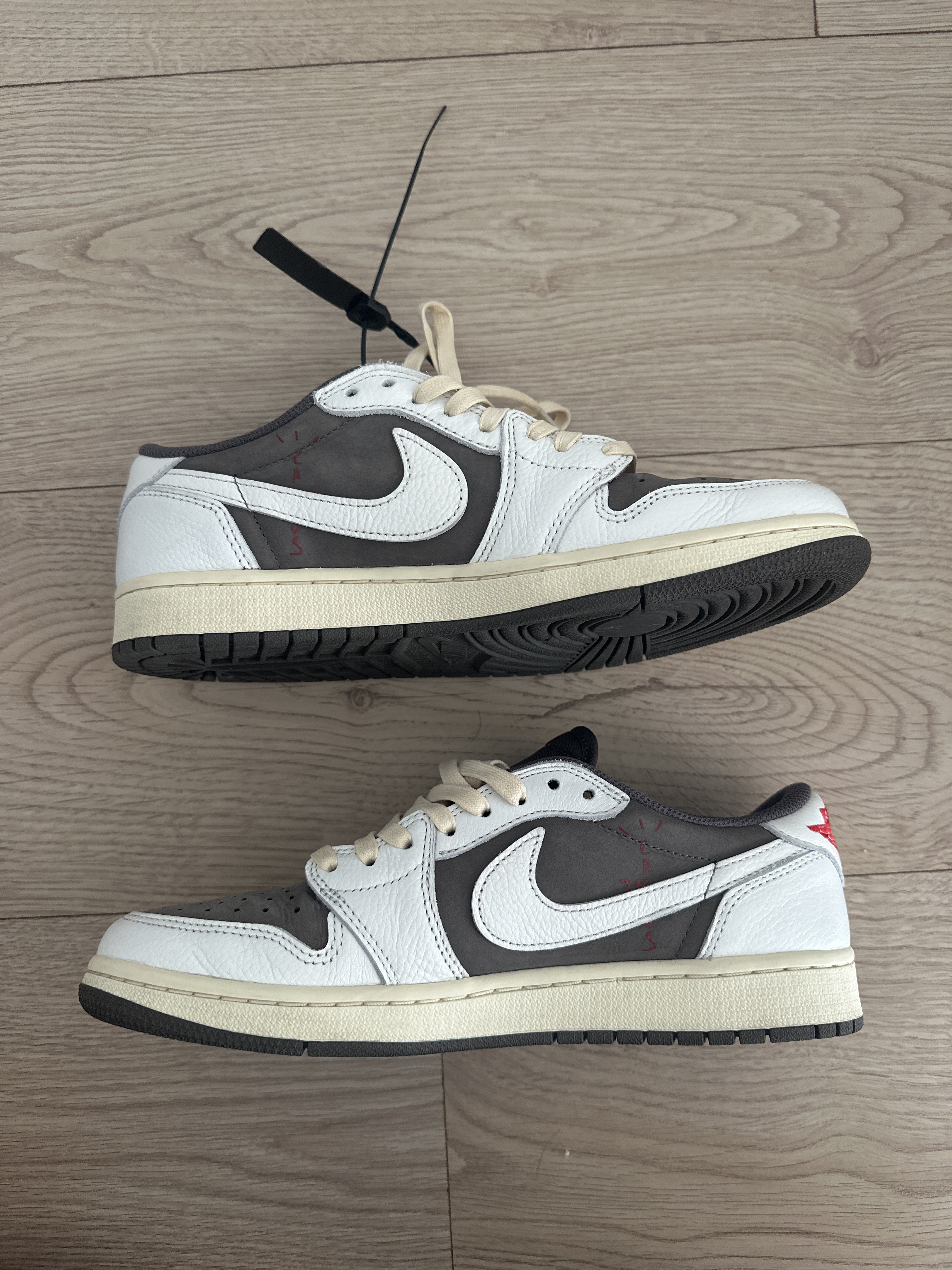Air Jordan 1 x Travis Scott Low 'Reverse Mocha' (2022) photo 2