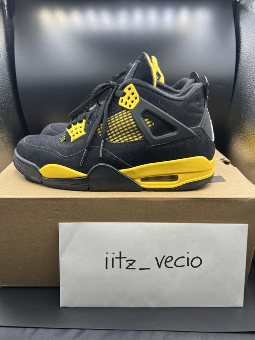 Air Jordan 4 'Thunder' (2023)