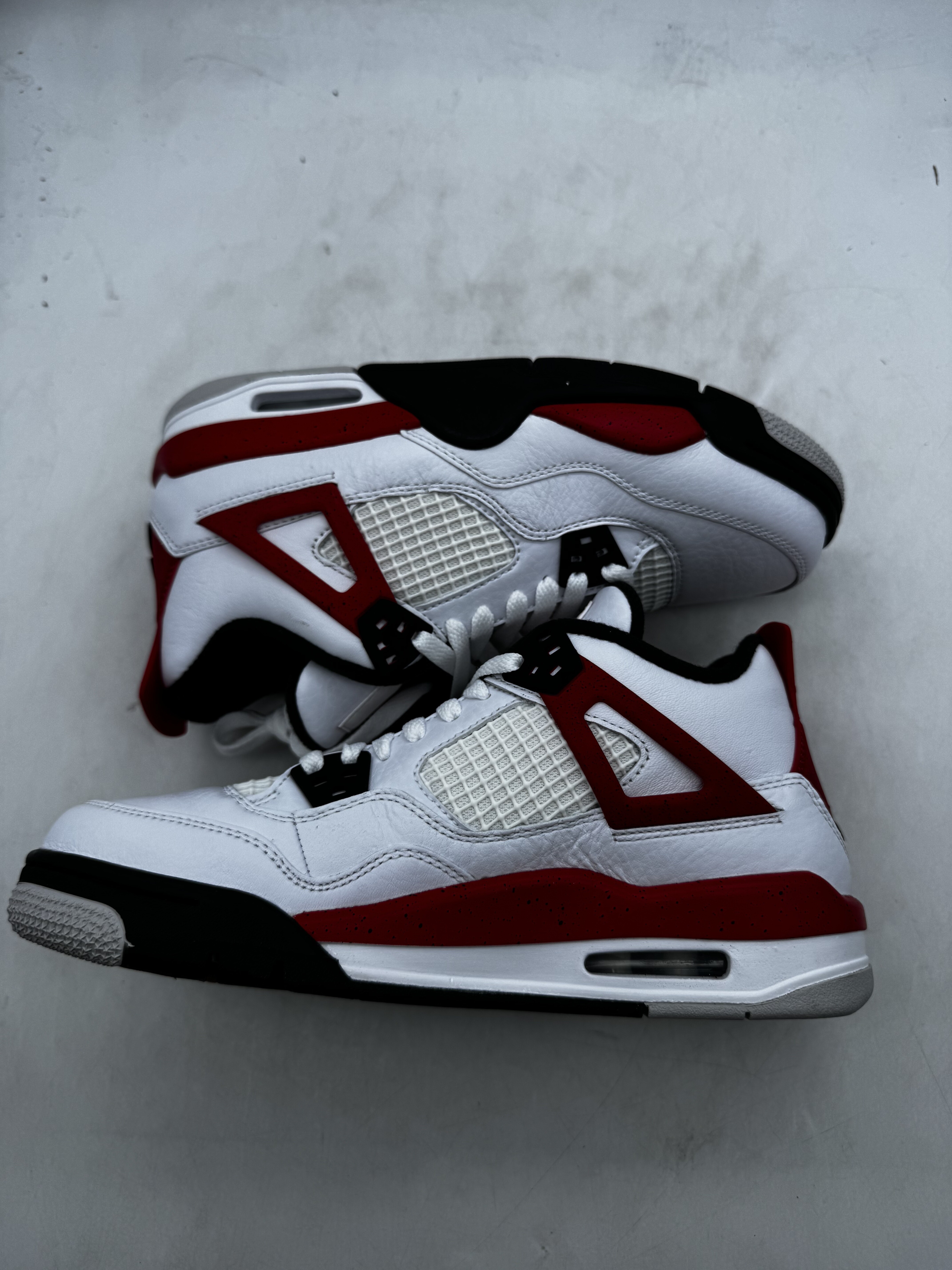 Air Jordan 4 Retro GS 'Red Cement' (2023) photo 2