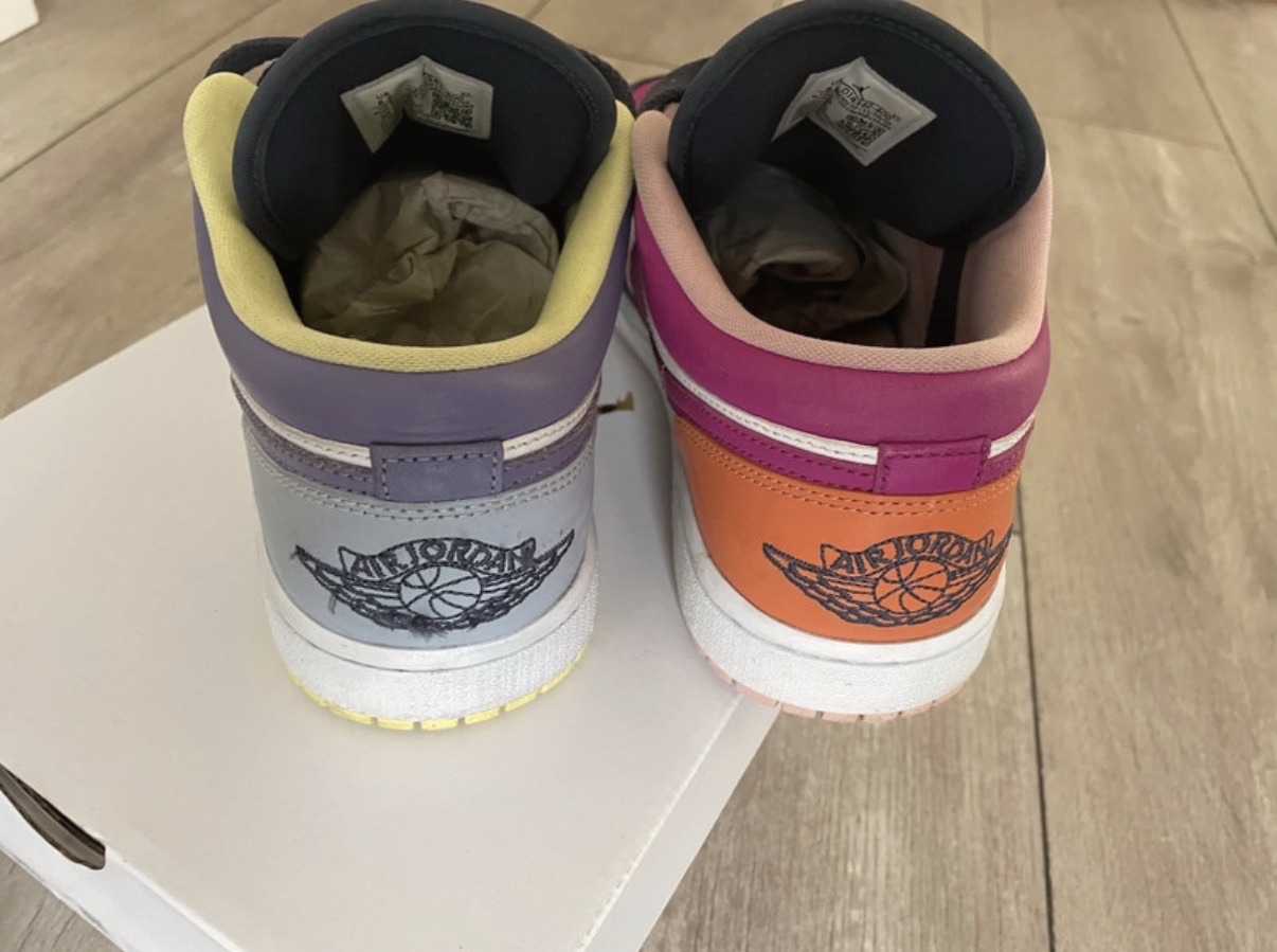 Air Jordan 1 Low WMNS 'Purple Magenta' (2021) photo 4