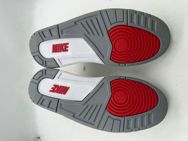 Air Jordan 3 OG 'Fire Red' (2022) photo 4