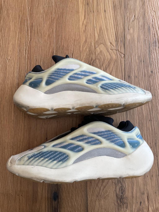 Yeezy 700 V3 'Kyanite' (2021)