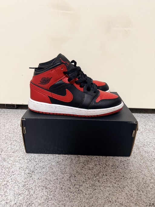 Air Jordan 1 Mid GS 'Banned' (2020)