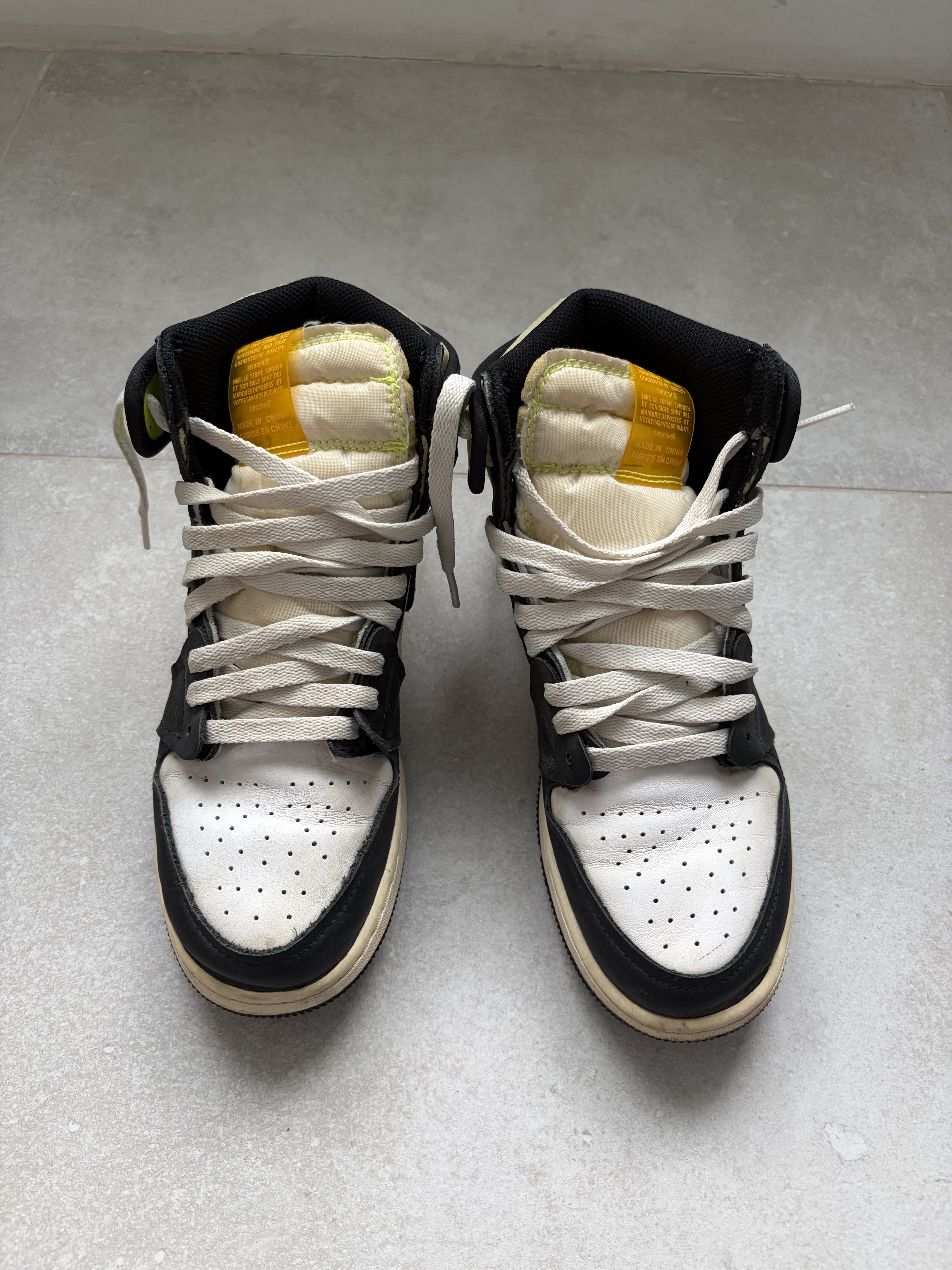 Air Jordan 1 Retro High GS 'Volt University Gold' (2021) photo 3
