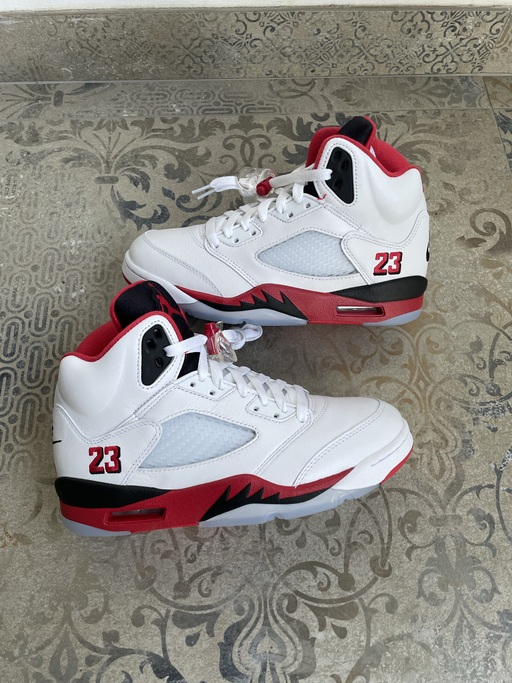 Air Jordan 5 OG 'Fire Red Black Tongue' (2025)
