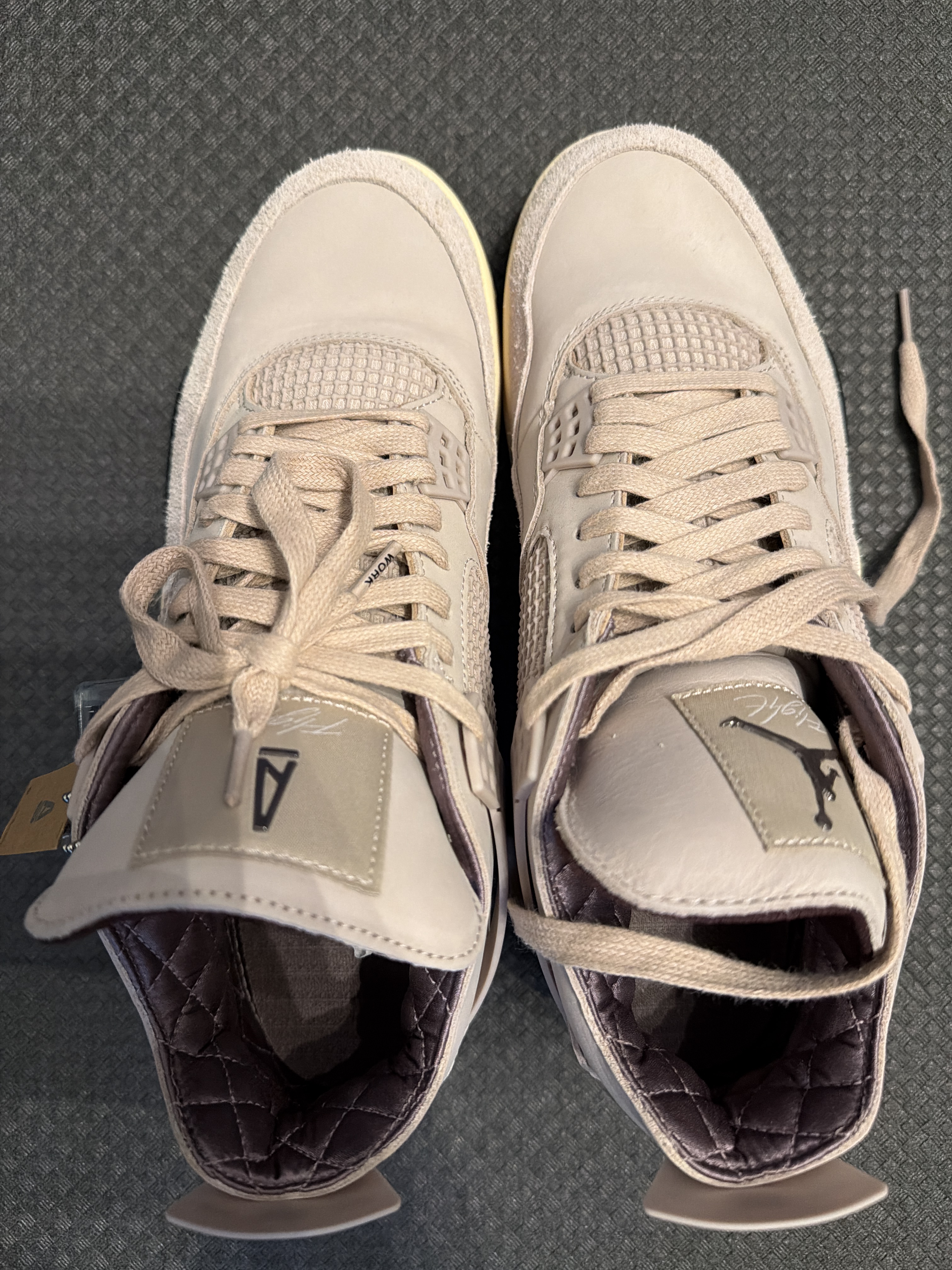 Air Jordan 4 x A Ma Maniére 4 Retro OG SP WMNS 'Fossil Stone' (2024) photo 3