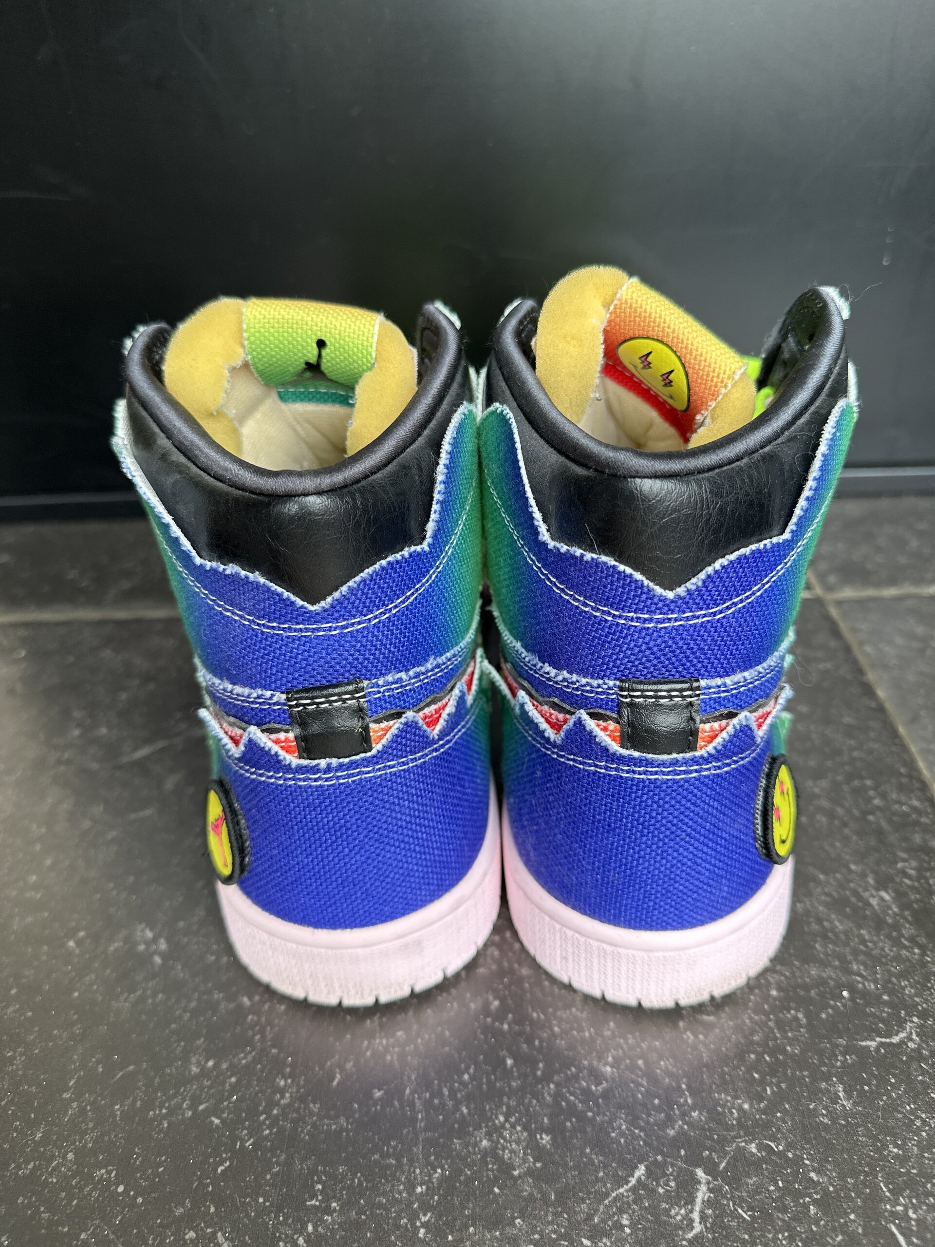 Air Jordan 1 Retro High J Balvin (2020) photo 4
