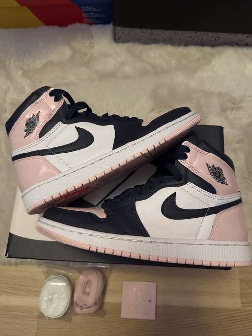 Air Jordan 1 Retro High OG WMNS 'Atmosphere' (2022)