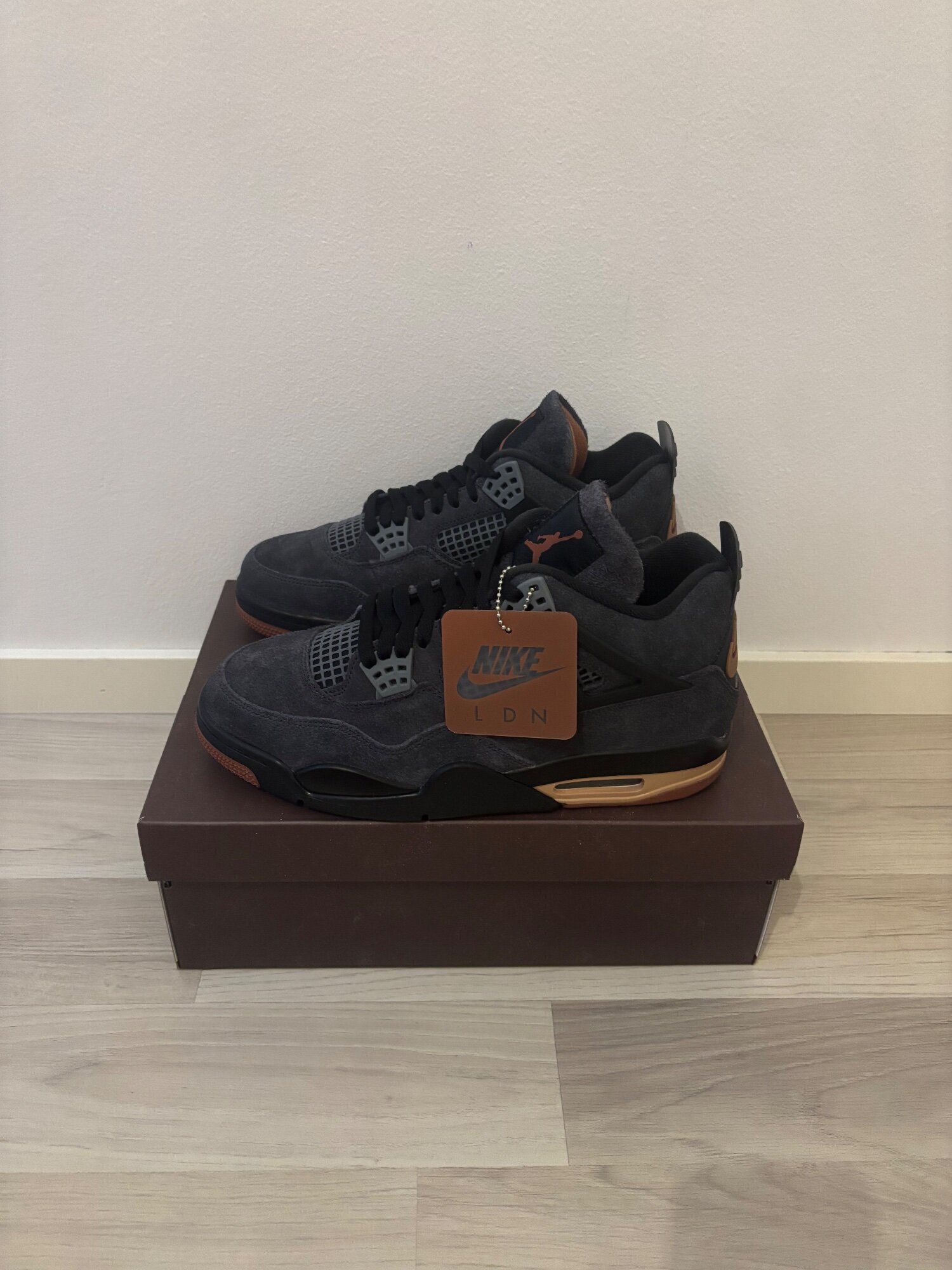 Air Jordan 4 'London Black' (2026) photo 1