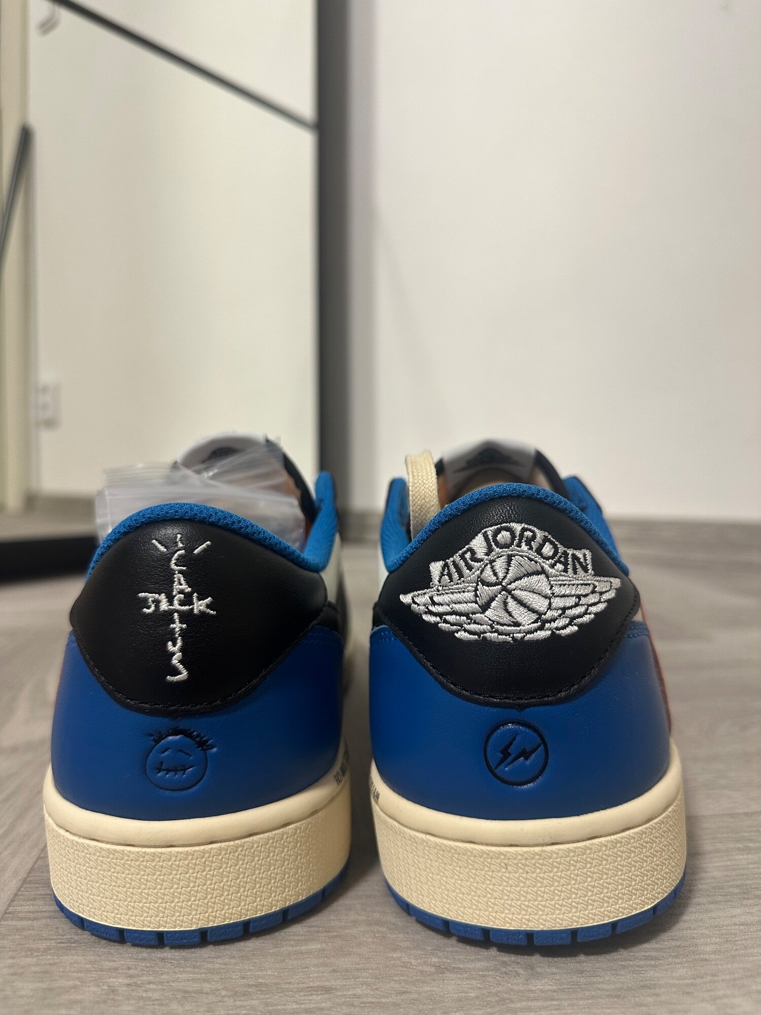Air Jordan x Fragment x Travis Scott 1 Low 'Design' (2021) photo 4