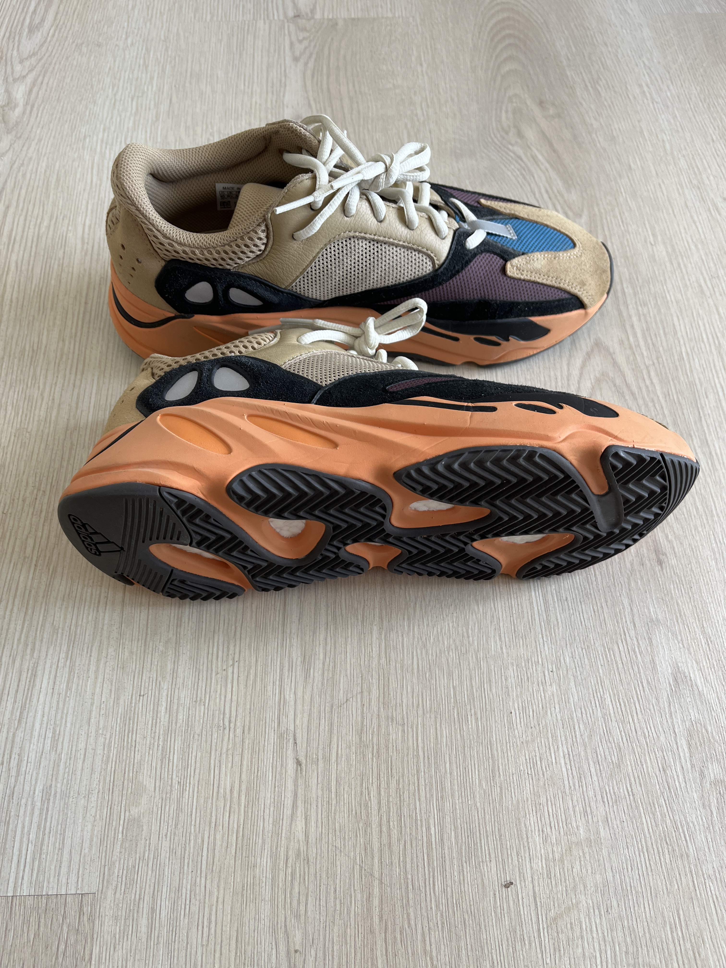 Yeezy Boost 700 'Enflame Amber' (2021) photo 8