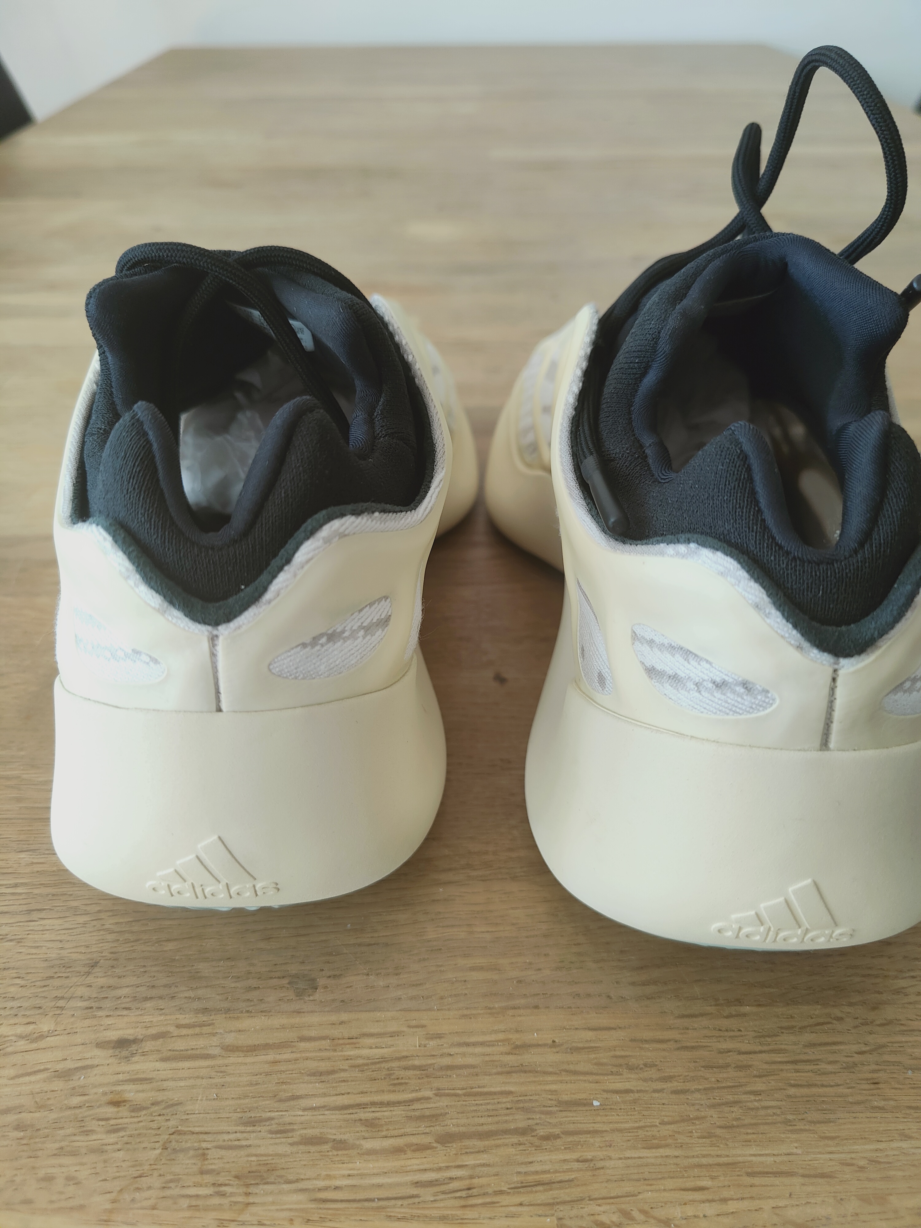 Yeezy 700 V3 'Azael' photo 4