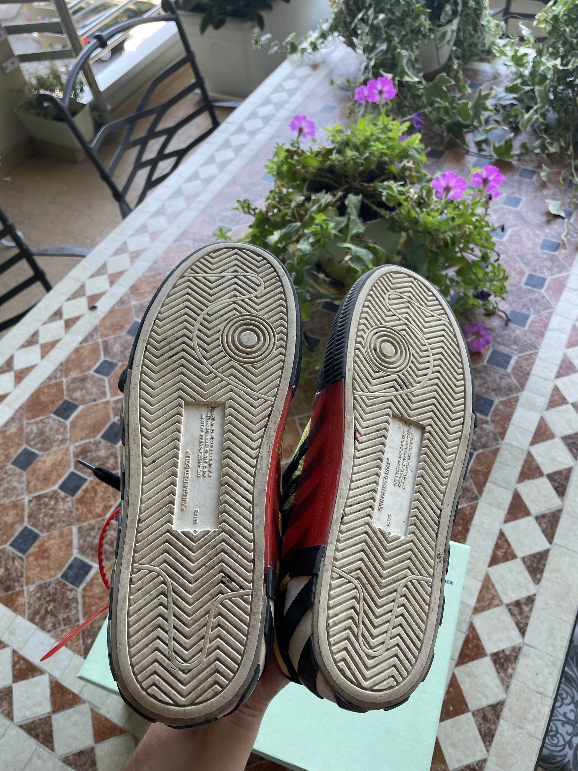 Off White Vulc Arrow Low Top Sneakers Black Yellow Green (2019) photo 7