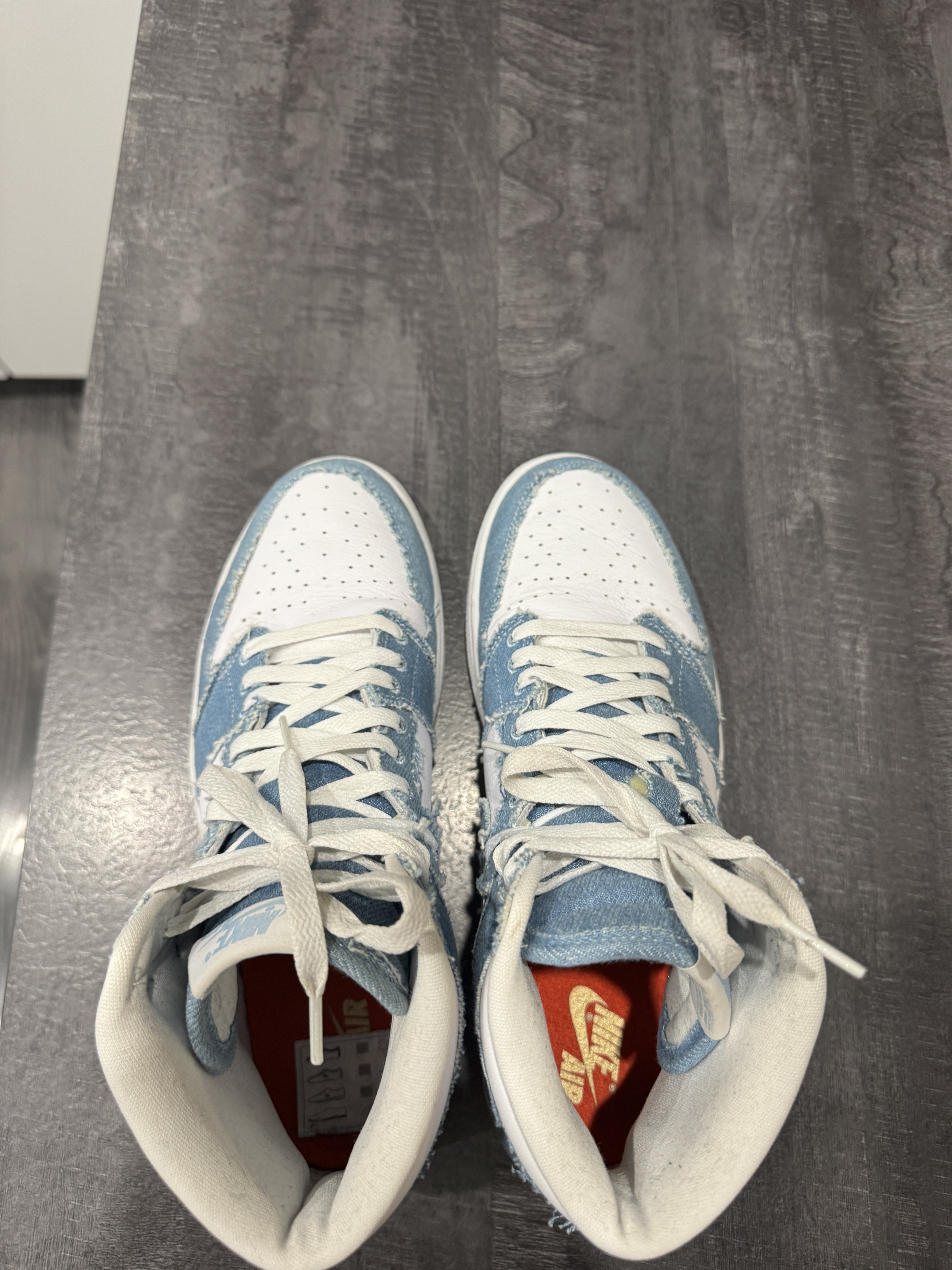 Air Jordan 1 WMNS High OG 'Denim' (2022) photo 3