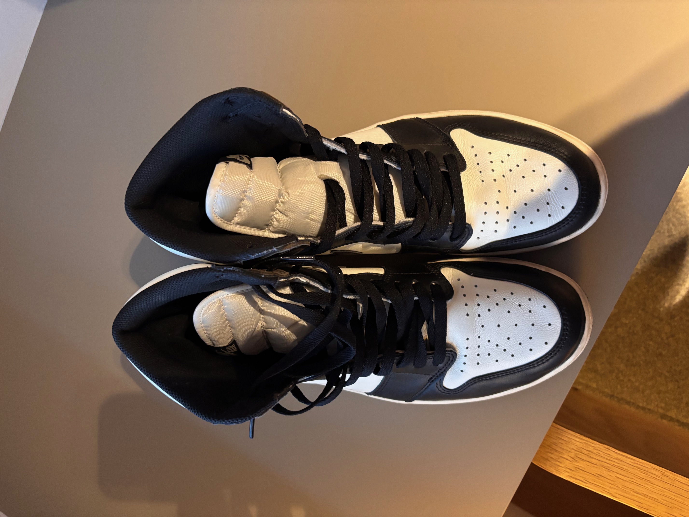 Air Jordan 1 Retro High OG 'Dark Mocha' (2020) photo 3