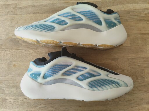 Yeezy 700 V3 'Kyanite' (2021)