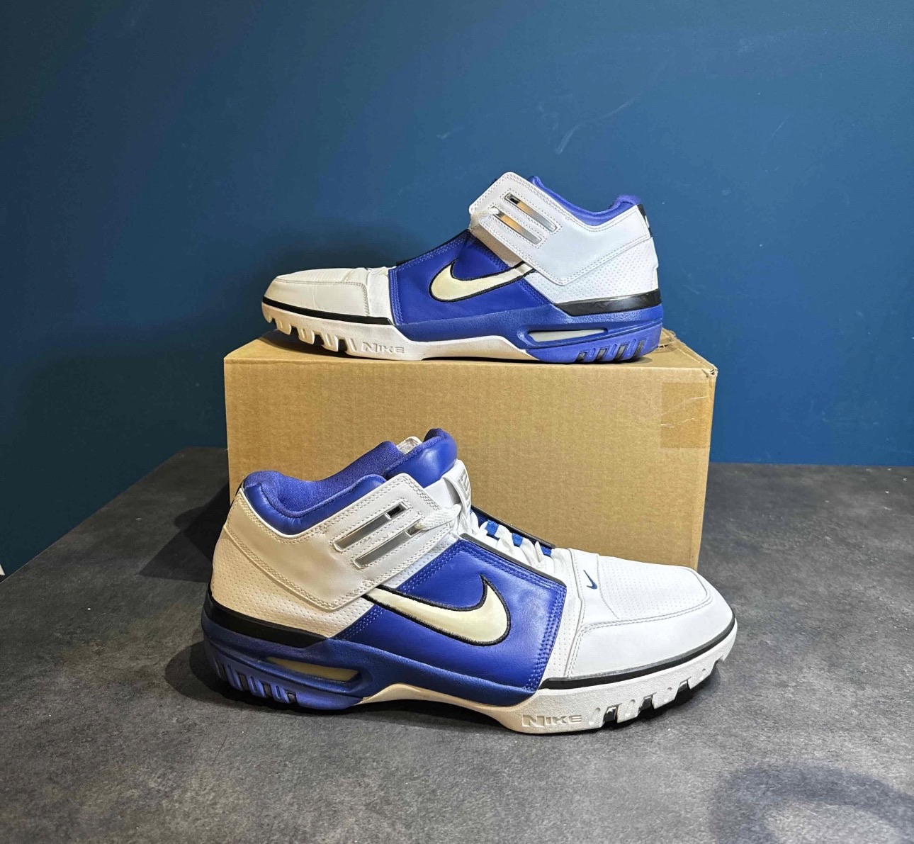 Nike LeBron 1 Air Zoom Generation Low White Varsity Royal photo 2