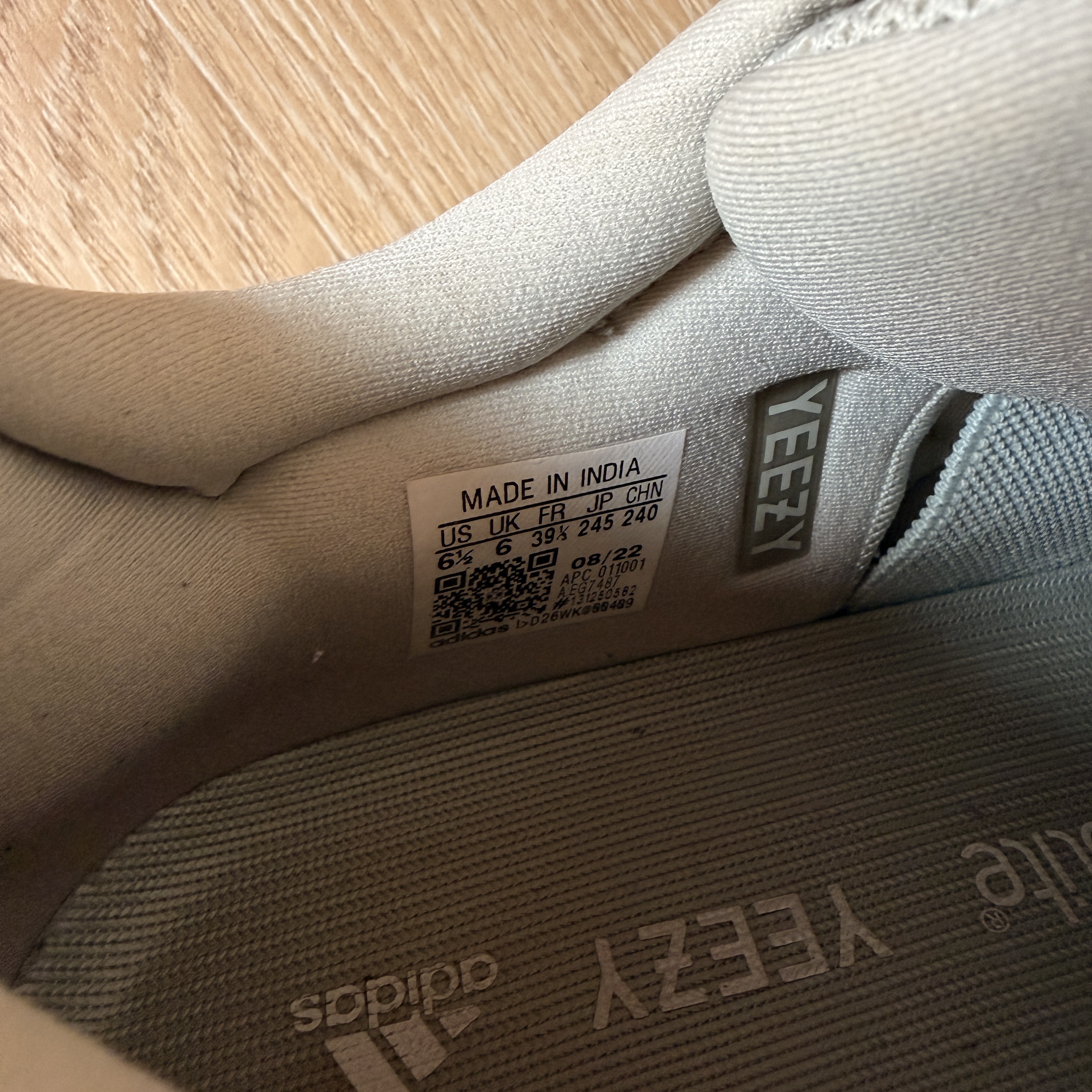 Yeezy 700 'Salt' photo 5