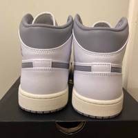 Air Jordan 1 Mid Neutral Grey (2022) photo 4