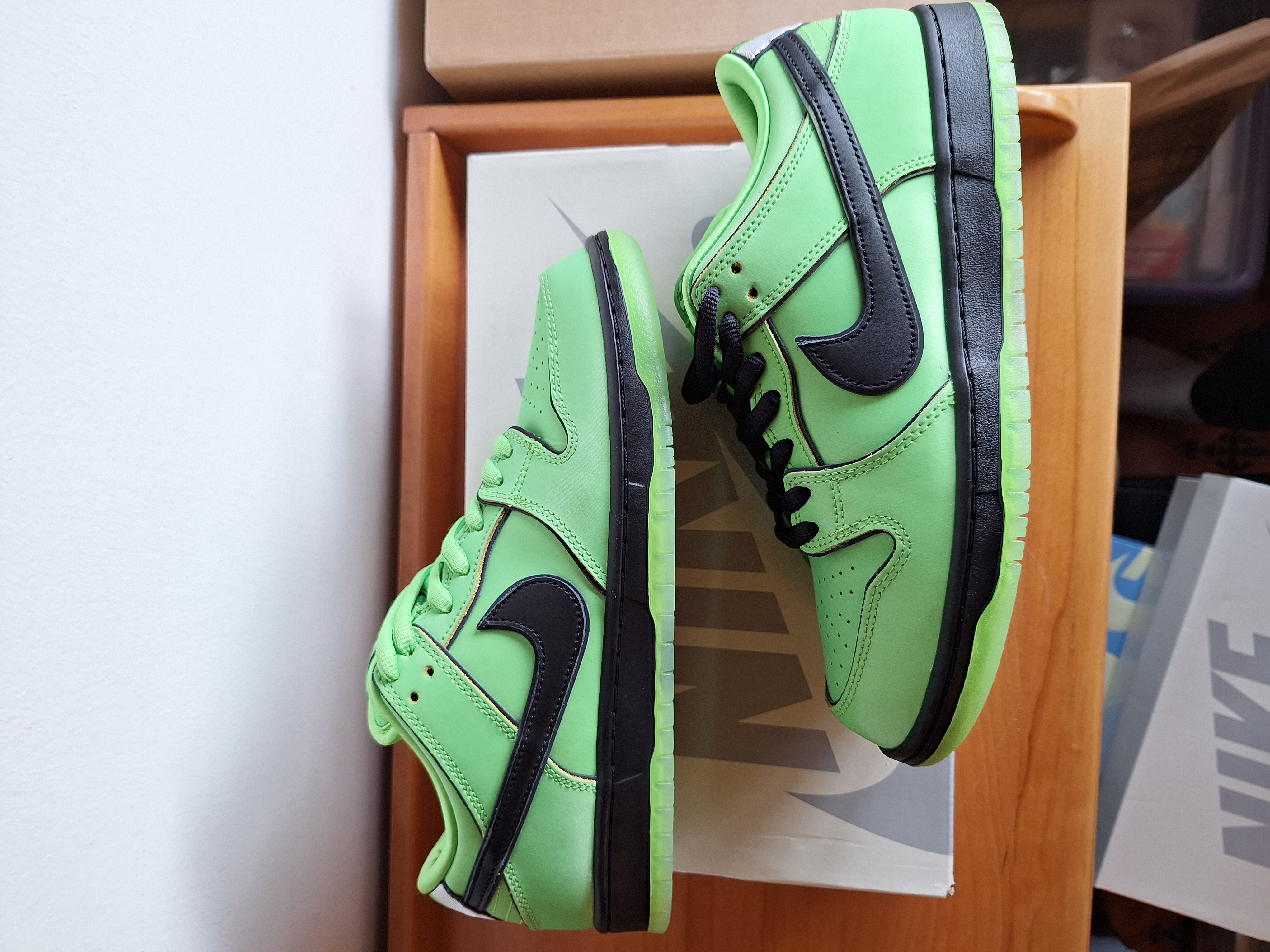 Nike SB x The Powerpuff Girls Dunk Low 'Buttercup' (2023) photo 1