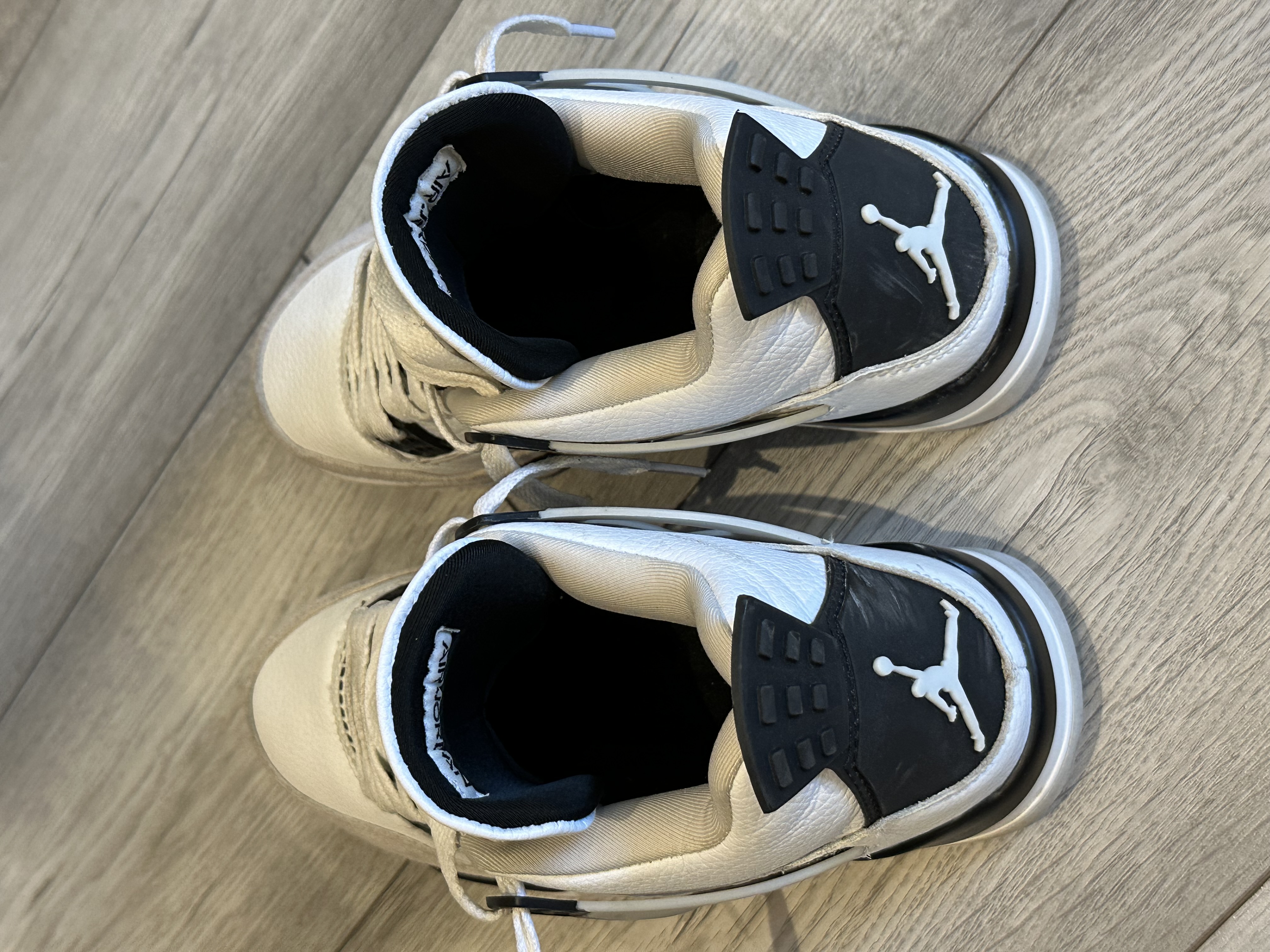 Air Jordan 4 'Military Black' (2022) photo 3
