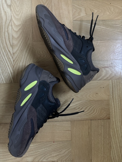 Yeezy Boost 700 'Mauve' (2018)