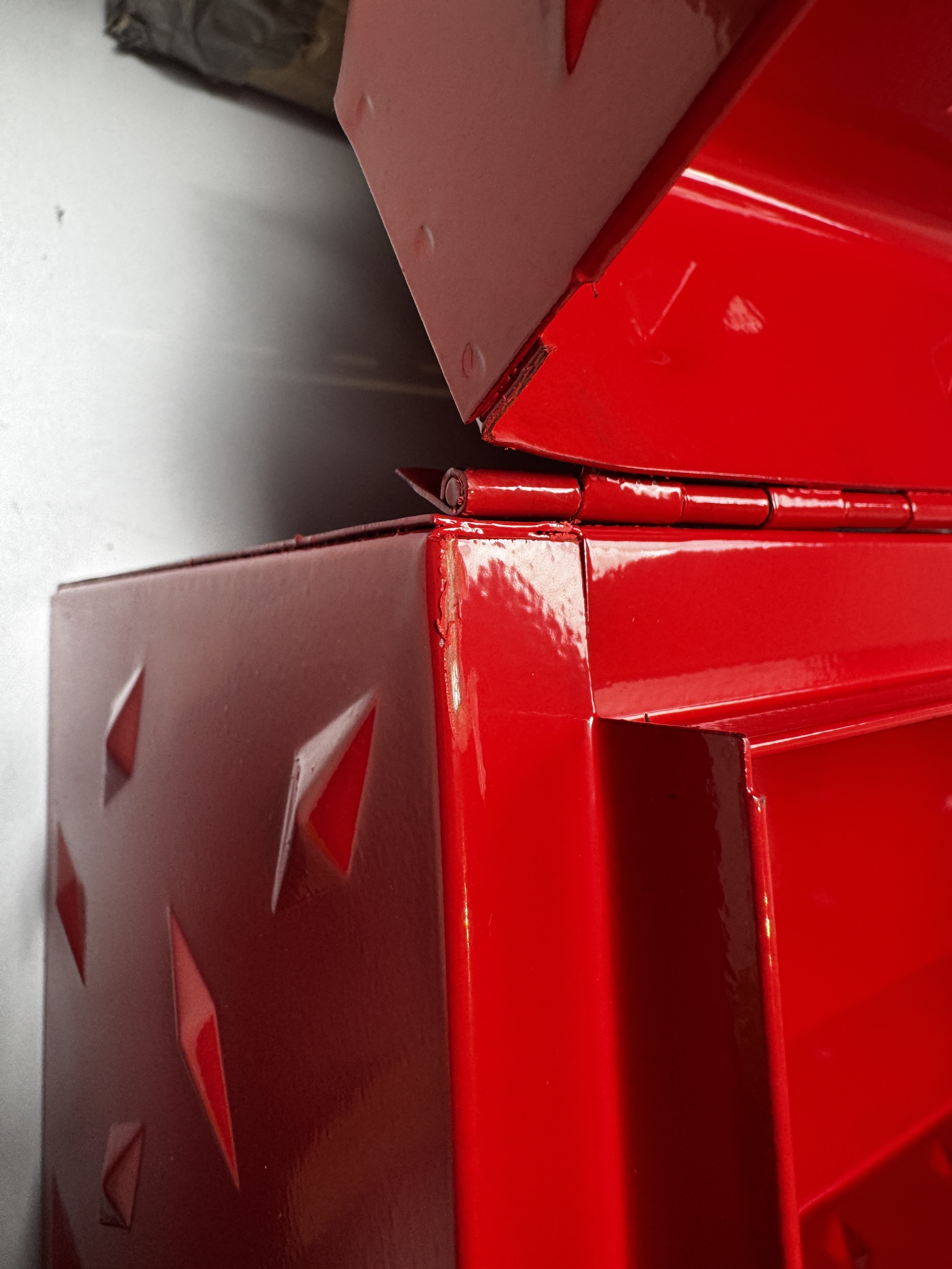 Supreme Diamond Plate Tool Box (FW18) photo 4