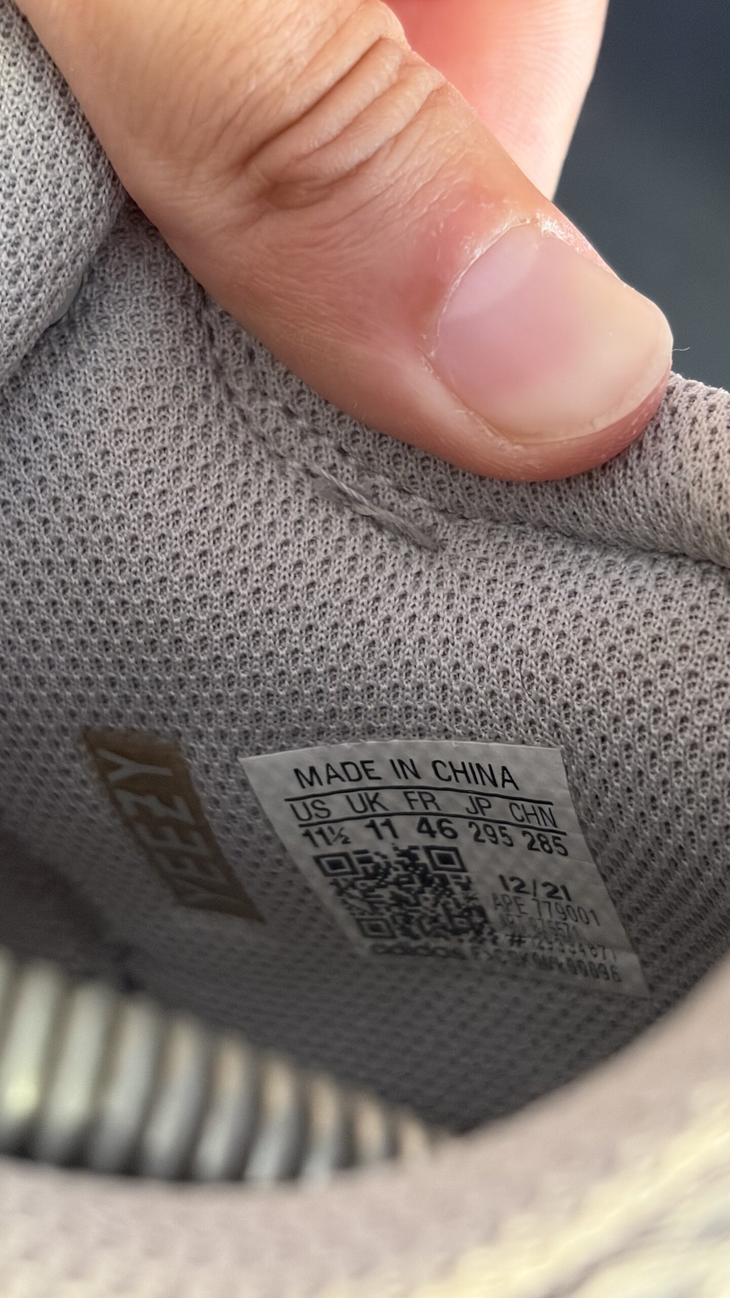 Yeezy Boost 700 'Wave Runner' photo 6