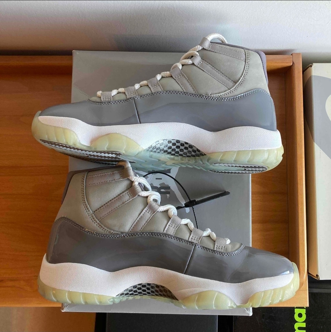 Air Jordan 11 Retro 'Cool Grey' (2021) photo 2