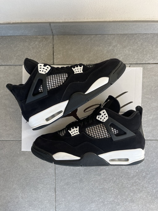 Air Jordan 4 Retro 'White Thunder' (2024)