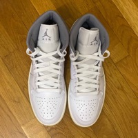 Air Jordan 1 Mid Neutral Grey (2022) photo 3
