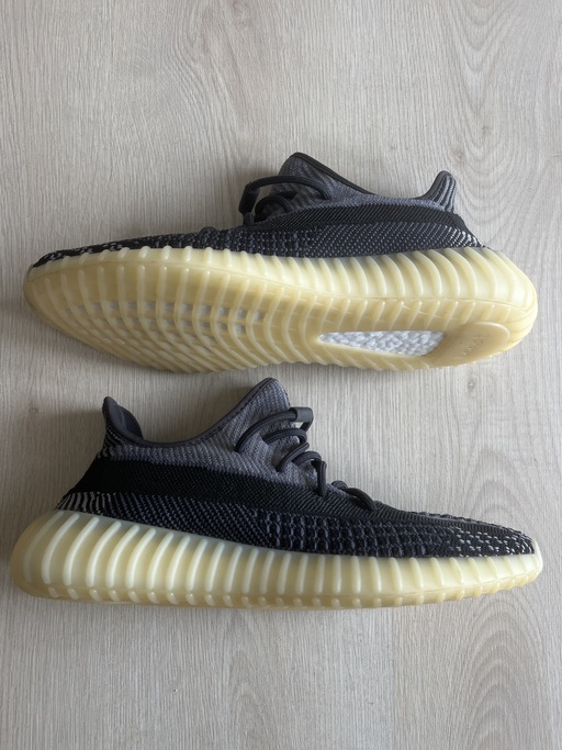 Yeezy Boost 350 V2 'Carbon' (2020)