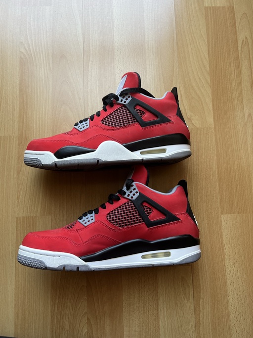 Air Jordan 4 Retro 'Toro Bravo'