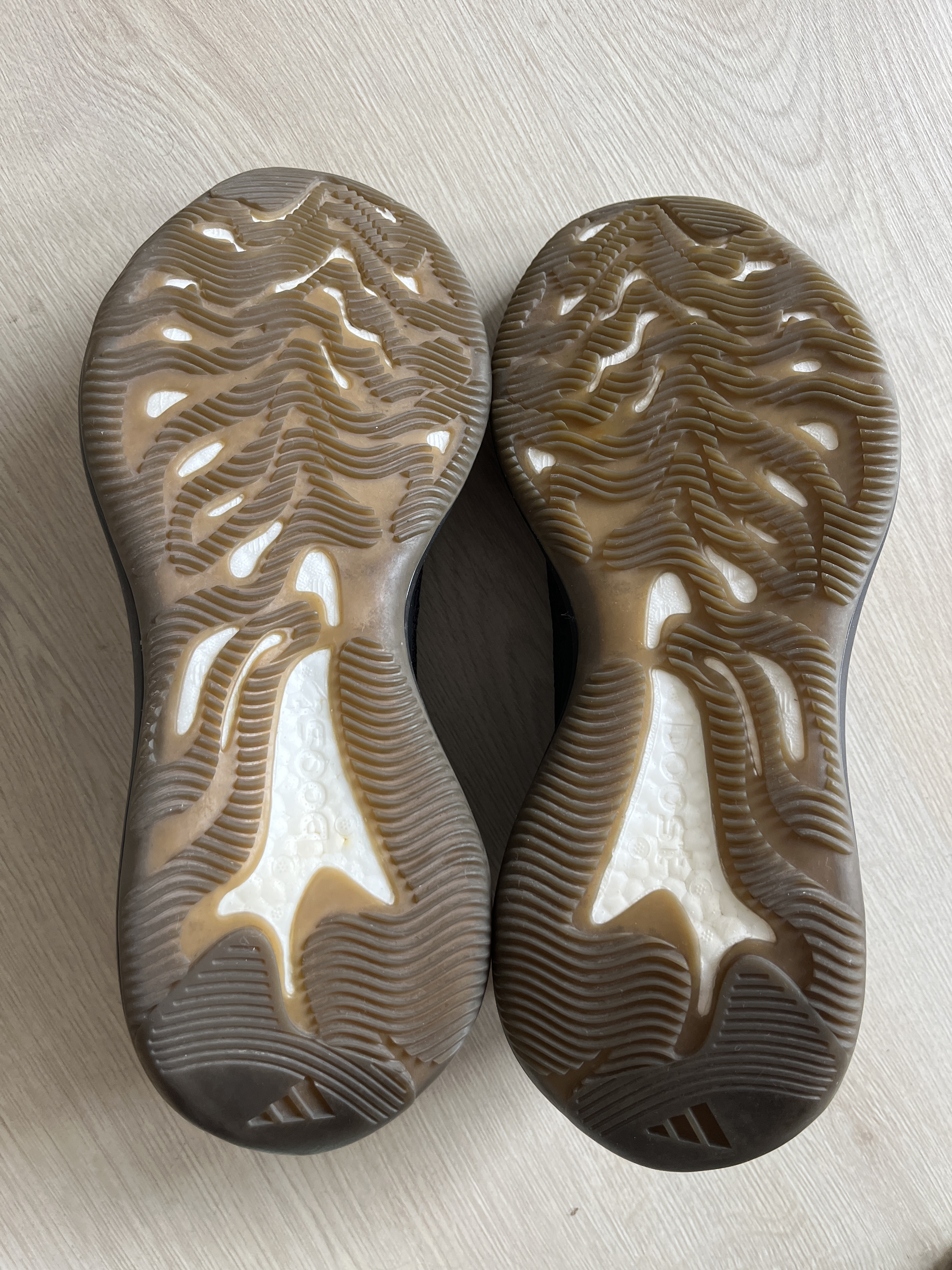 Yeezy Boost 380 'Onyx' (2020) photo 5