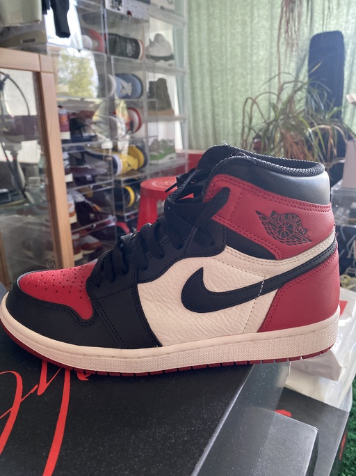 Air Jordan 1 Retro High 'Bred Toe' (2018)