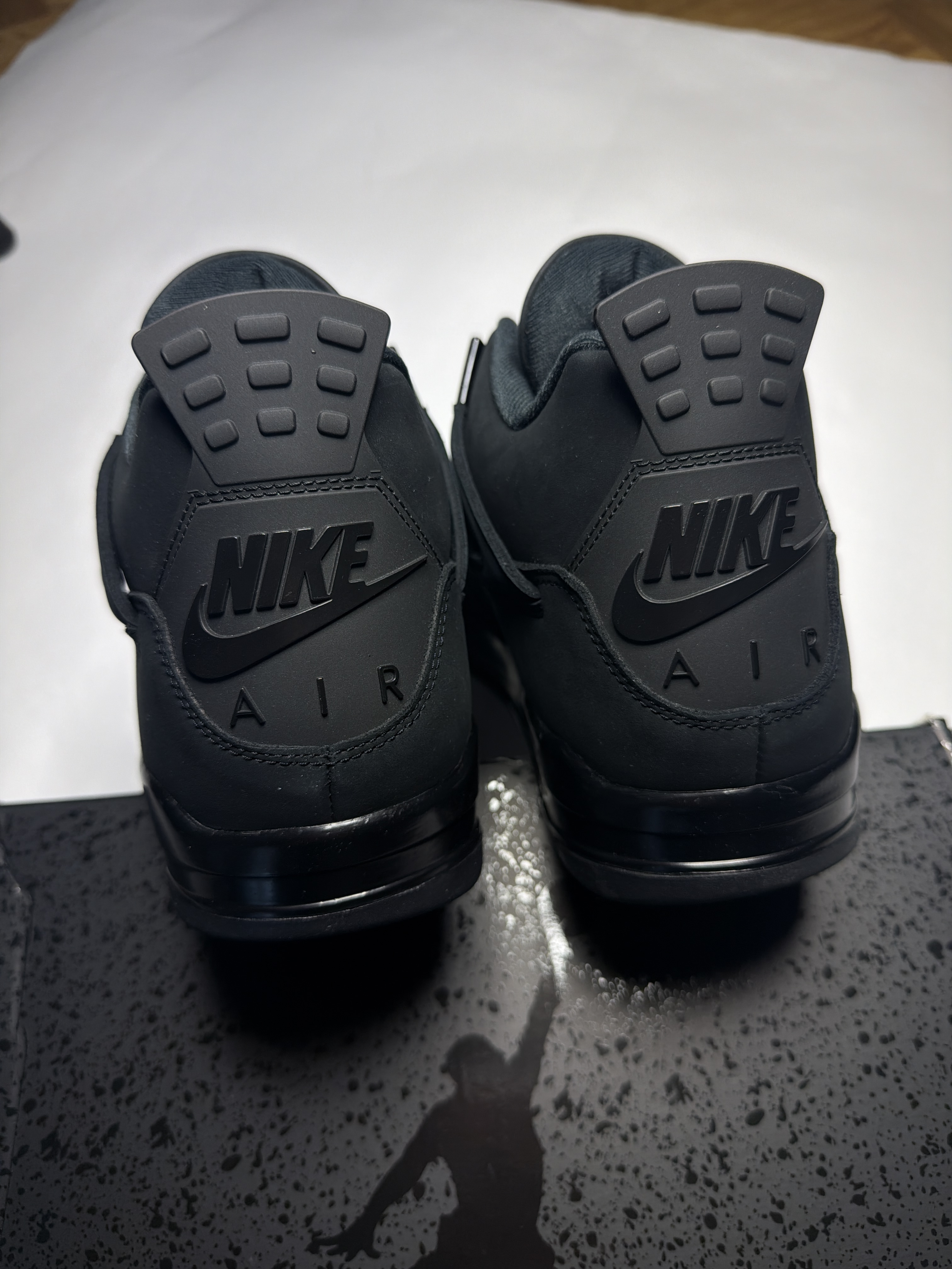 Air Jordan 4 Retro 'Black Cat' (2025) photo 4