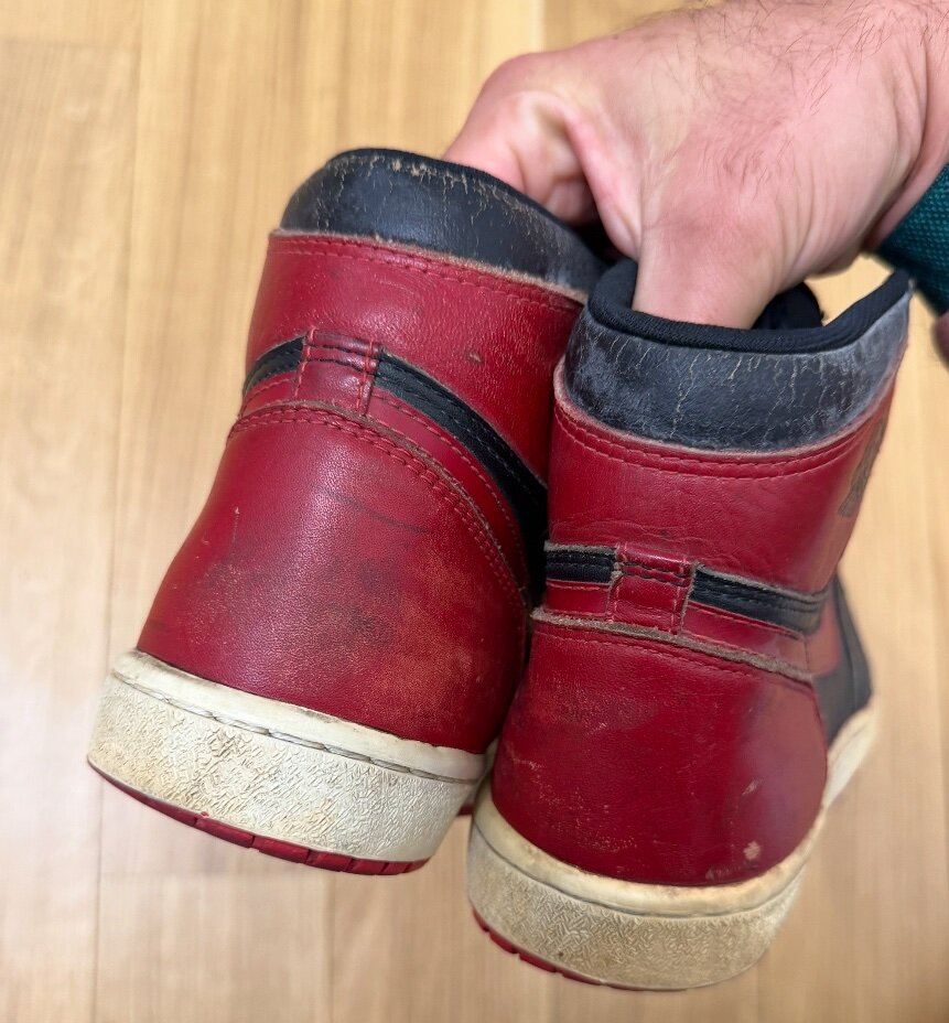 Air Jordan 1 OG 'Bred' (1985) photo 4