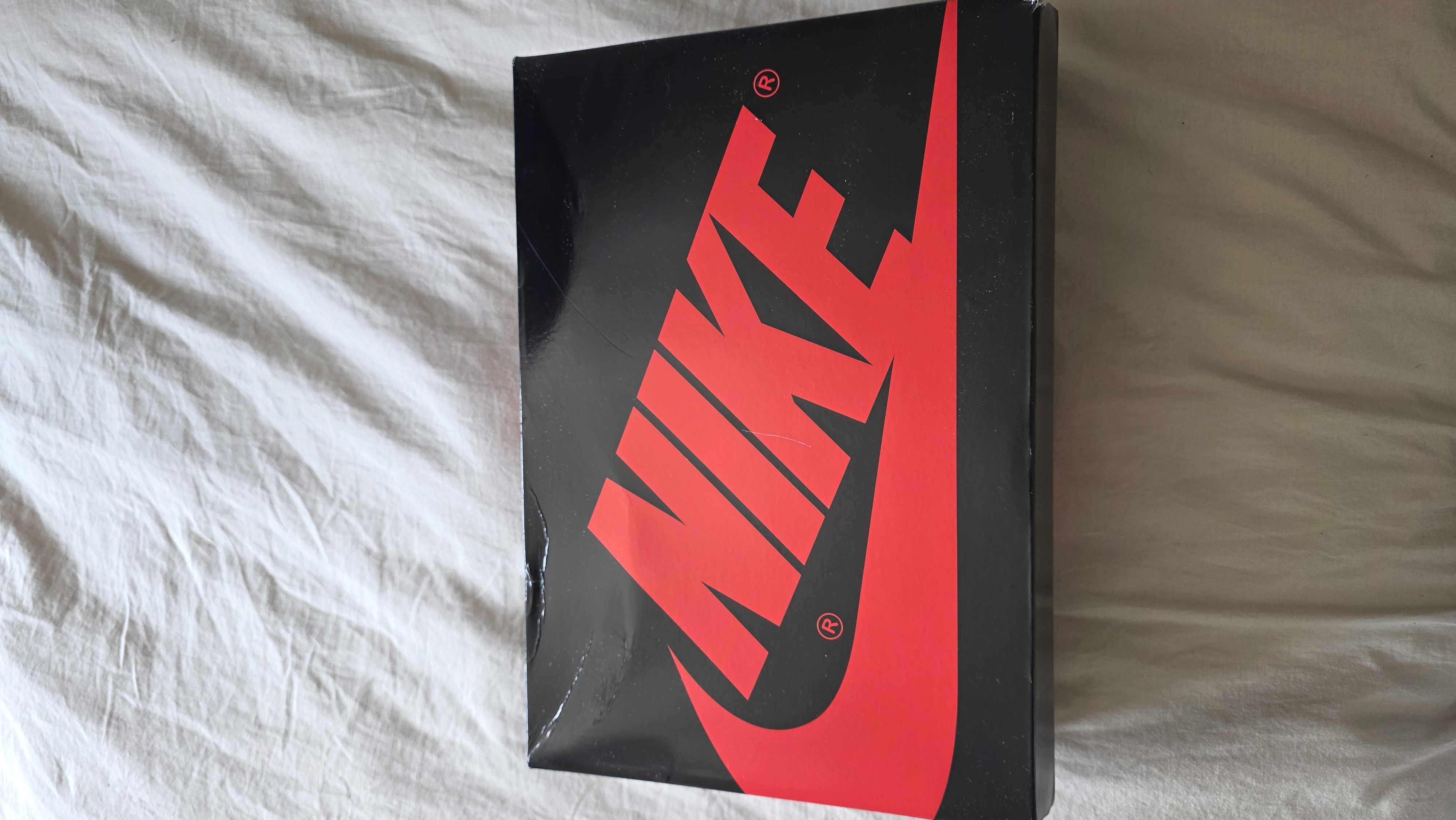 Air Jordan 1 Retro High OG 'Bred Patent' (2021) photo 7