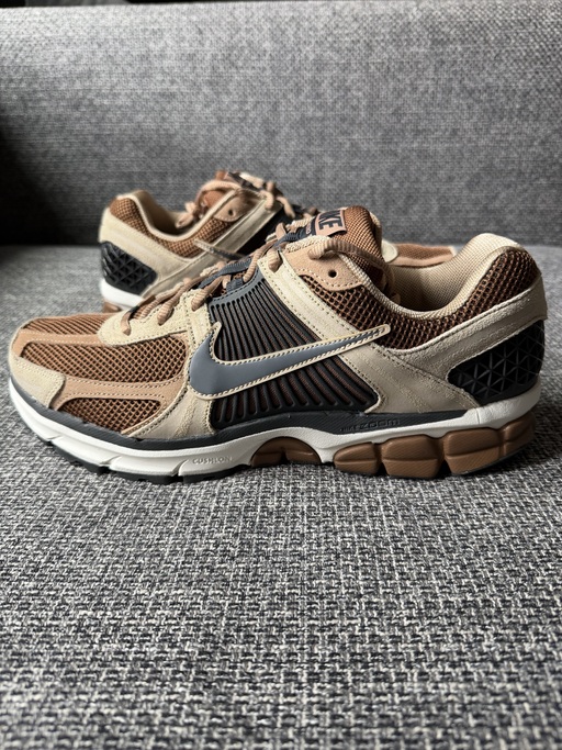 Nike Zoom Vomero 5 'Light British Tan Khaki' (2026)