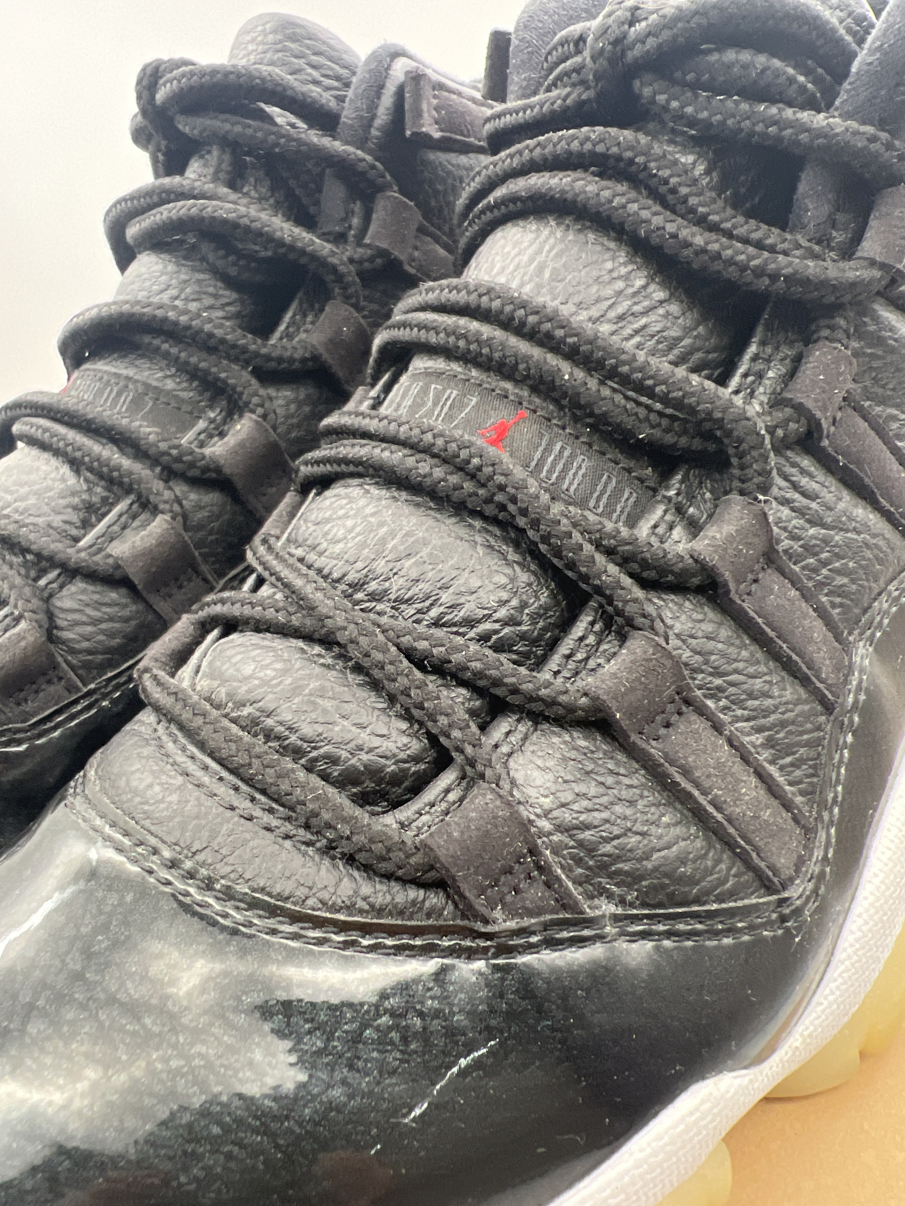 Air Jordan 11 XI Retro 72-10 photo 8