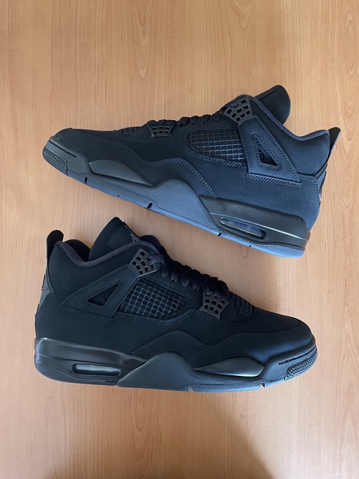 Air Jordan 4 Retro 'Black Cat' (2025)