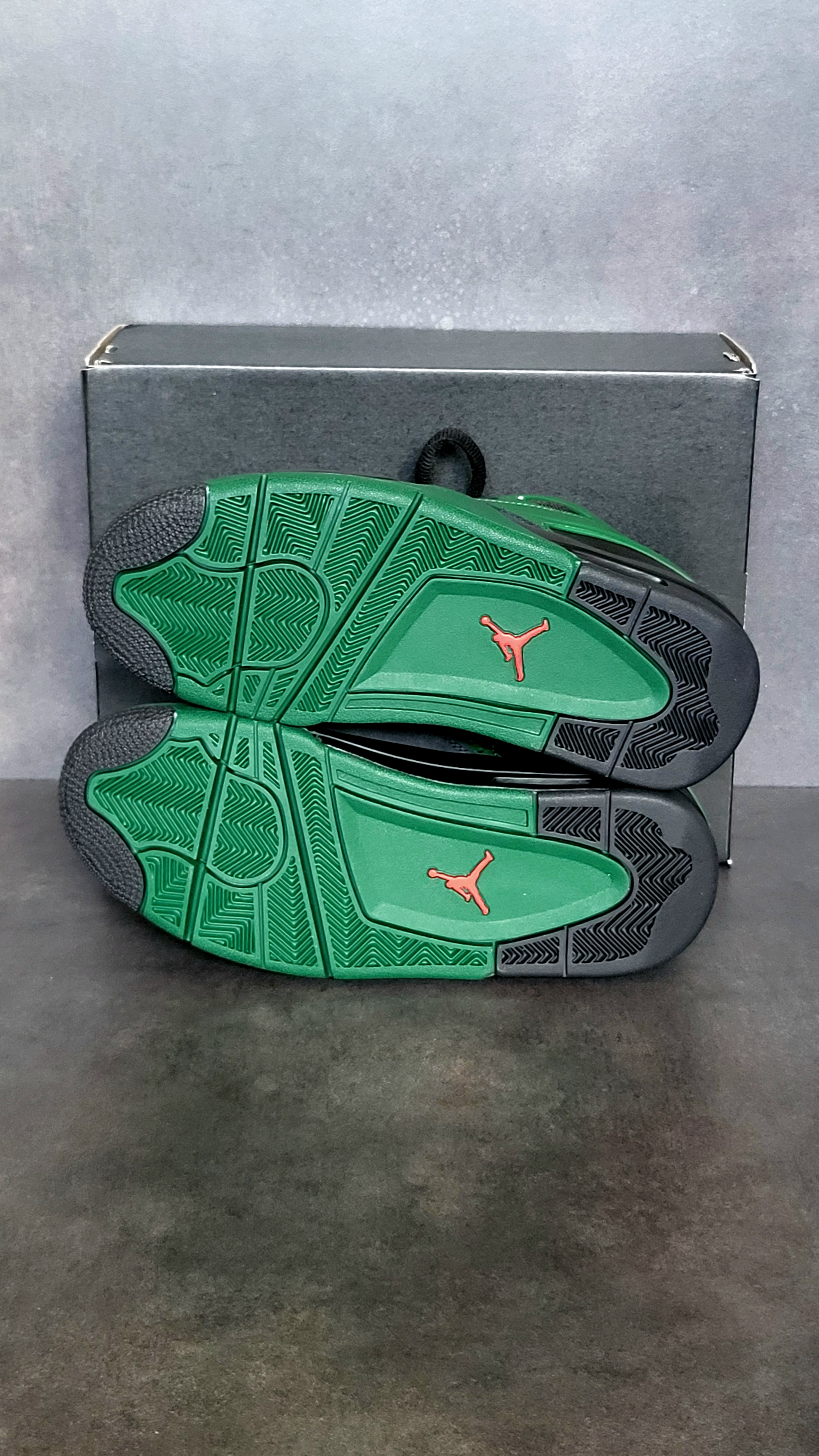 Air Jordan 4 RM 'Black & Gorge Green' (2025) photo 5