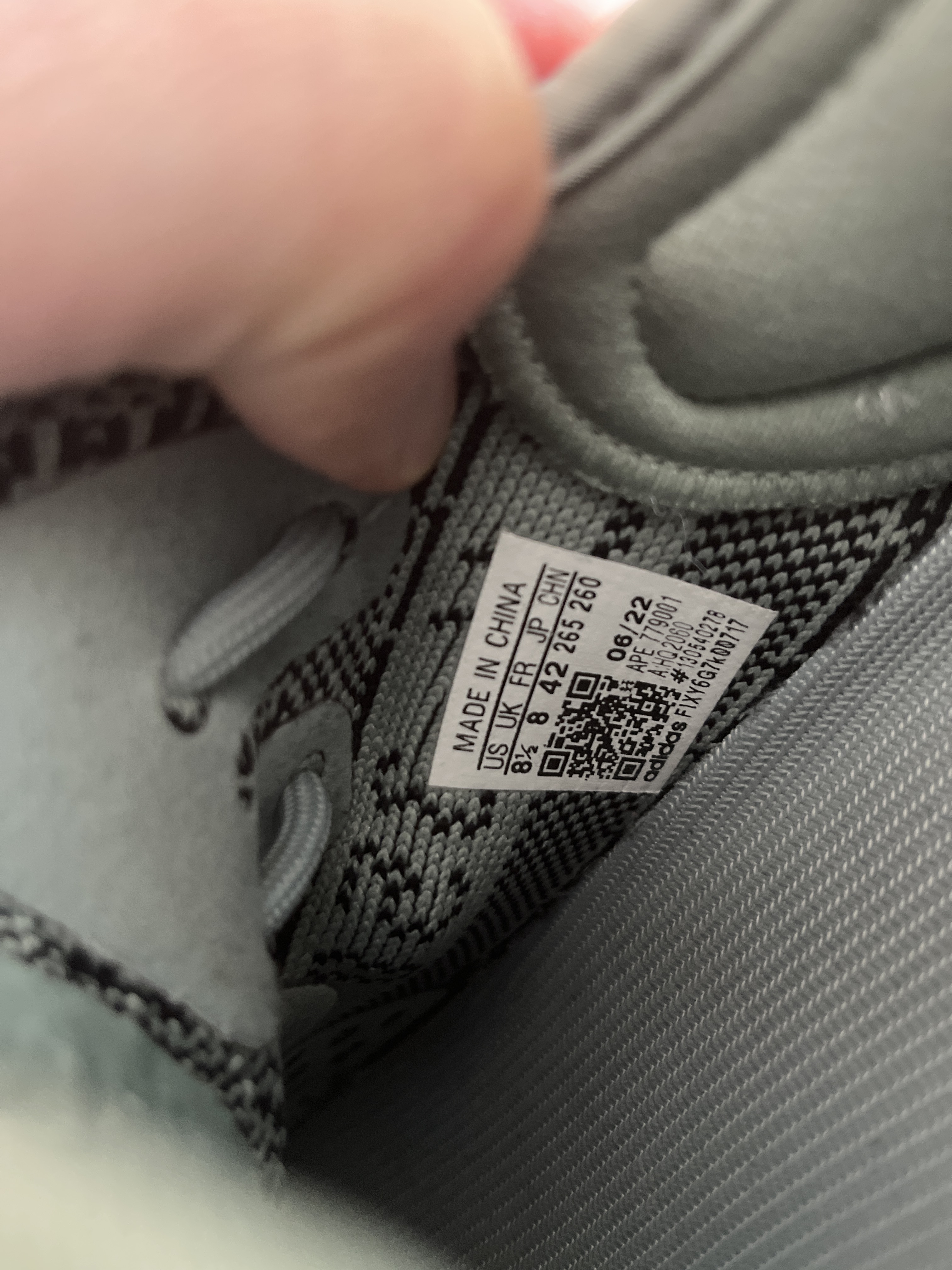 Yeezy Boost 350 V2 'Salt' photo 6