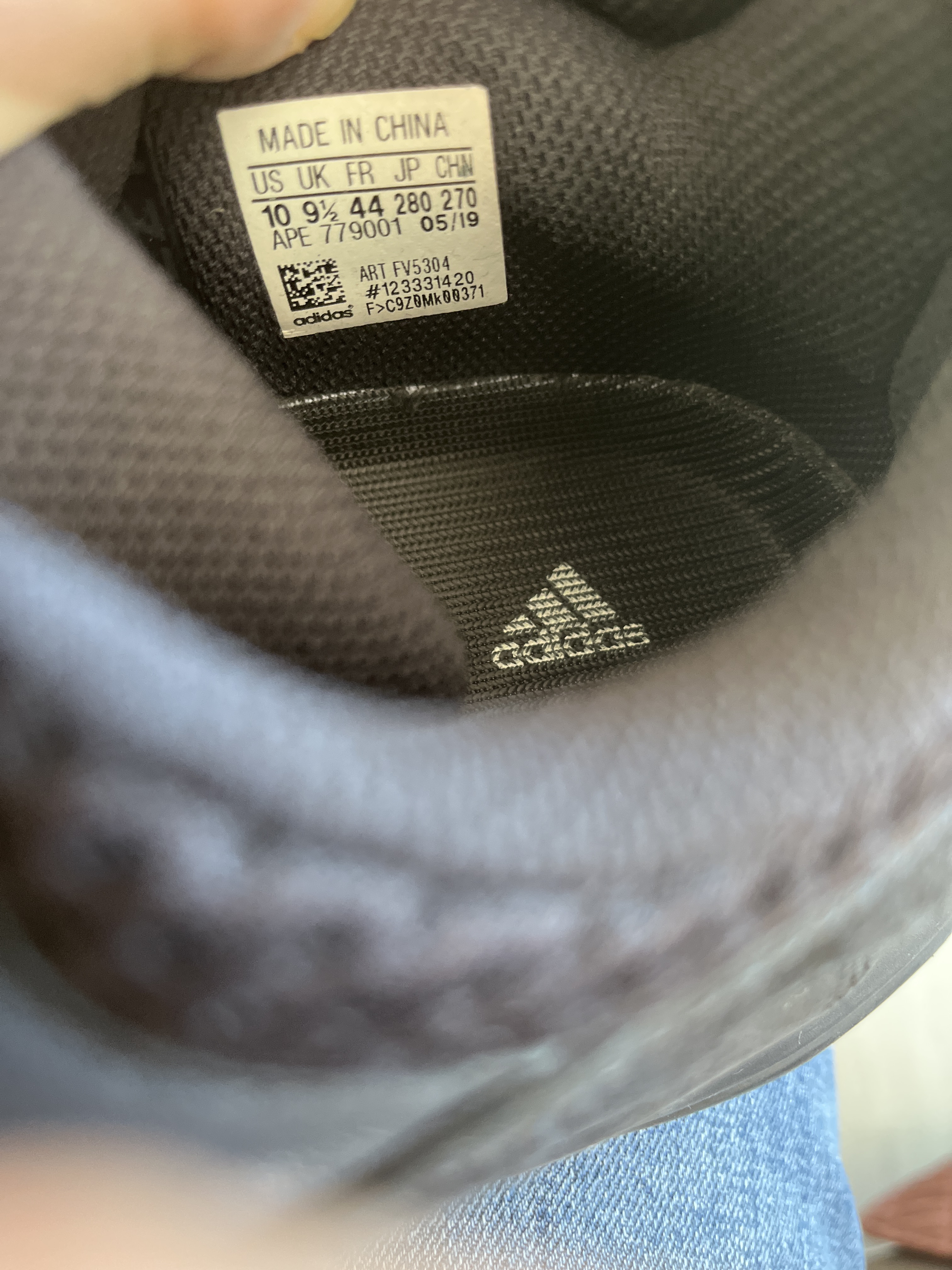 Yeezy Boost 700 'Utility Black' photo 6