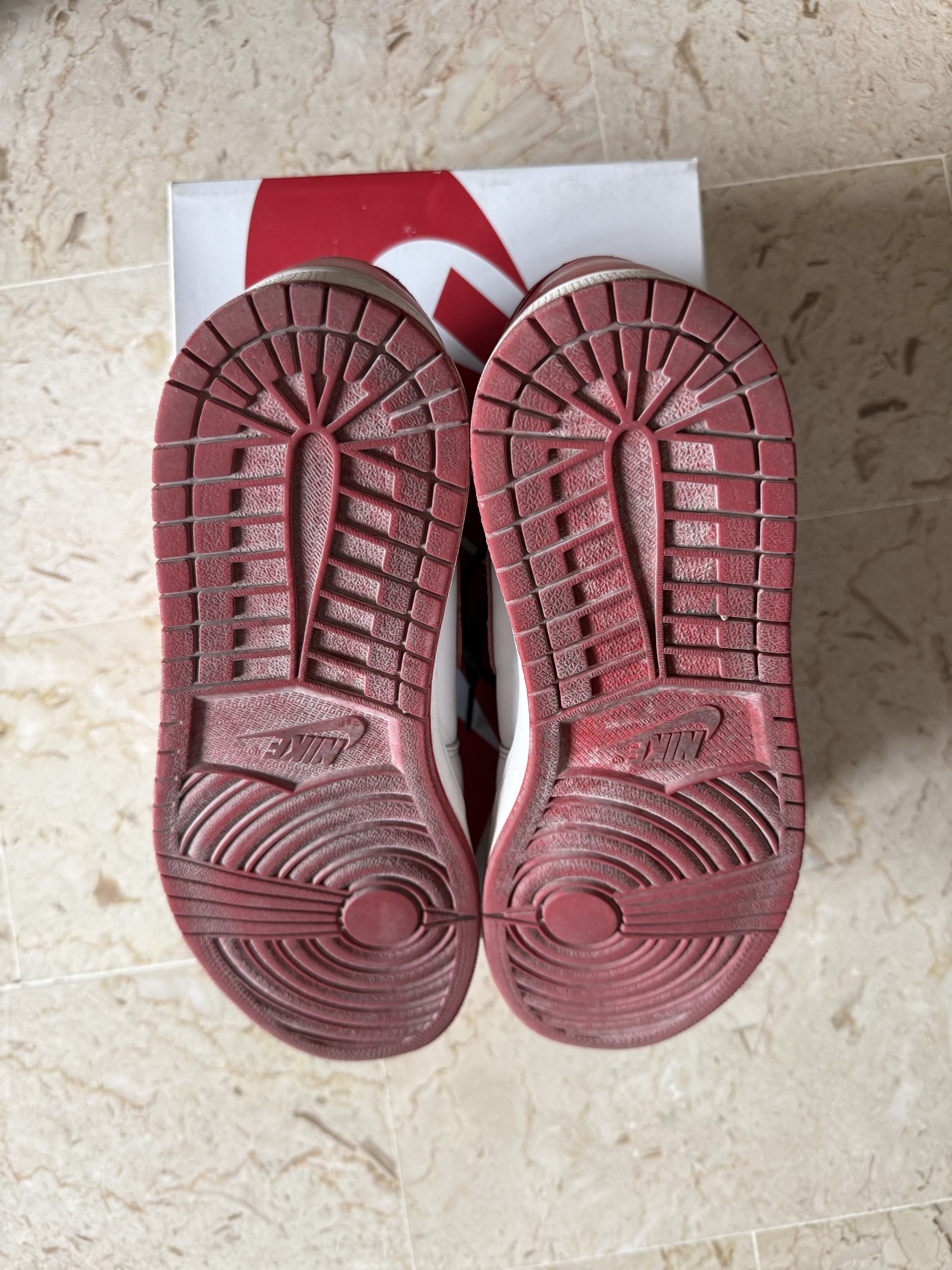Air Jordan 1 High Heritage 'White Red' (2022) photo 5