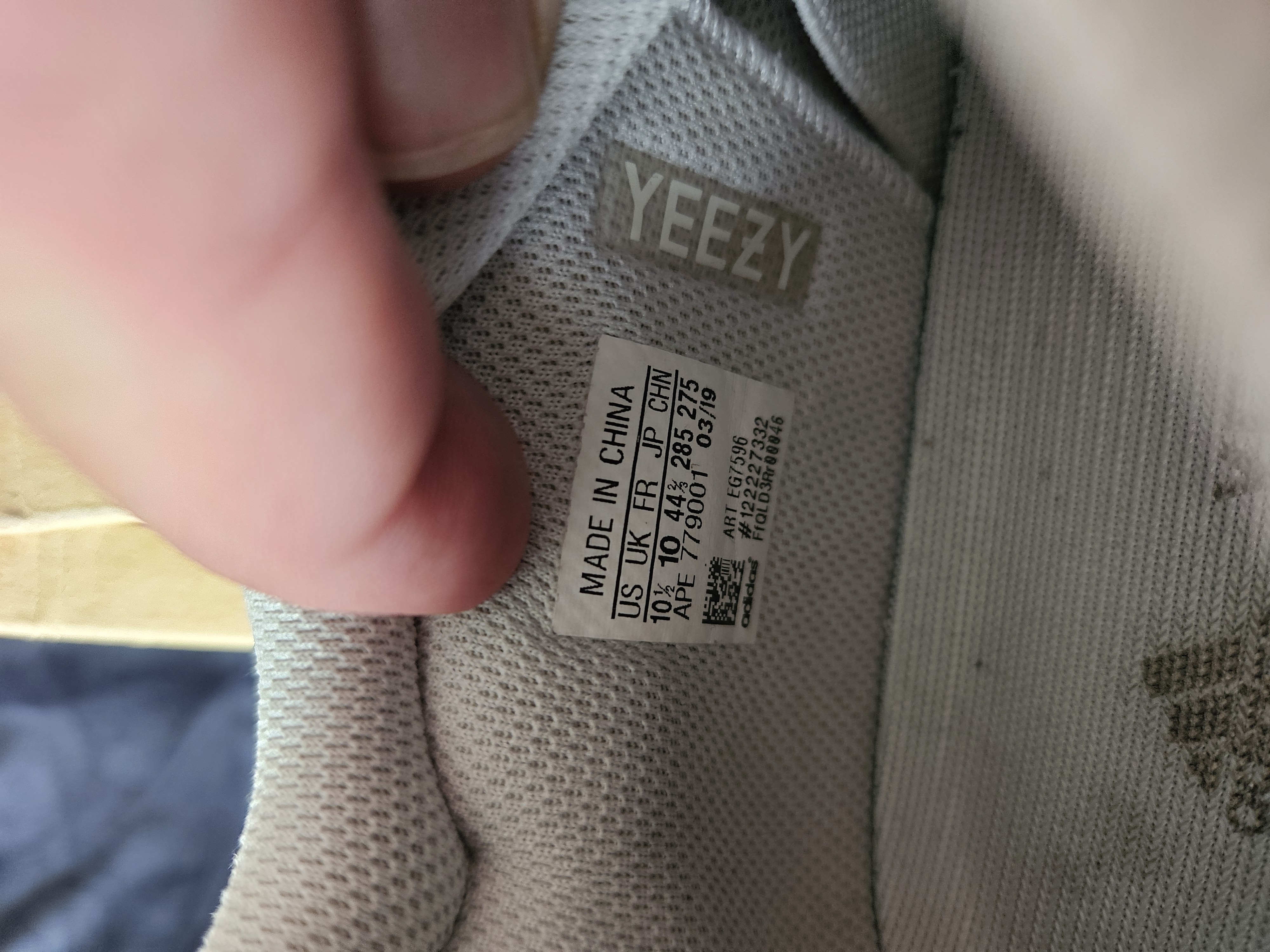 Yeezy Boost 700 'Analog' photo 5