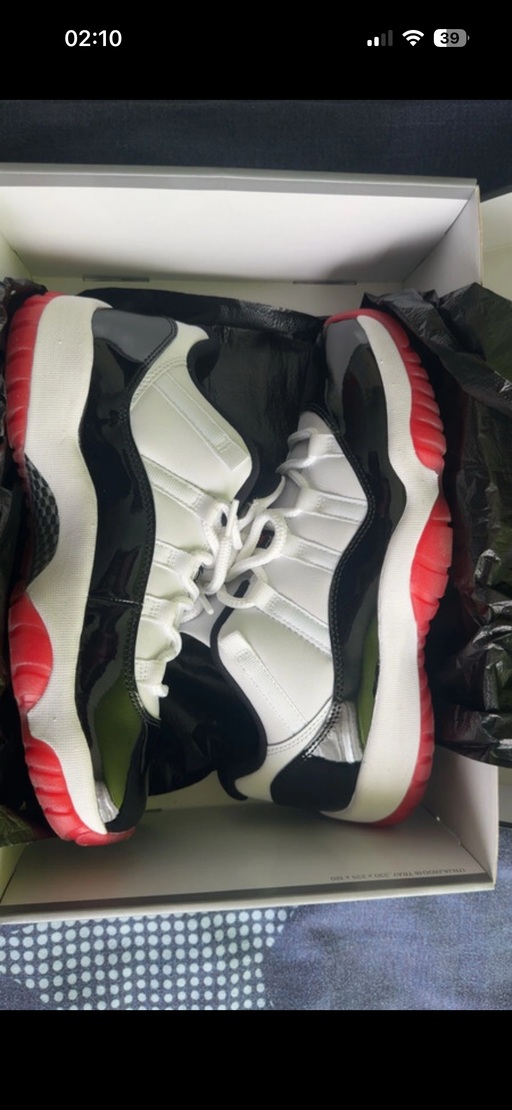 Air Jordan 11 Retro Low Concord Bred (2020)
