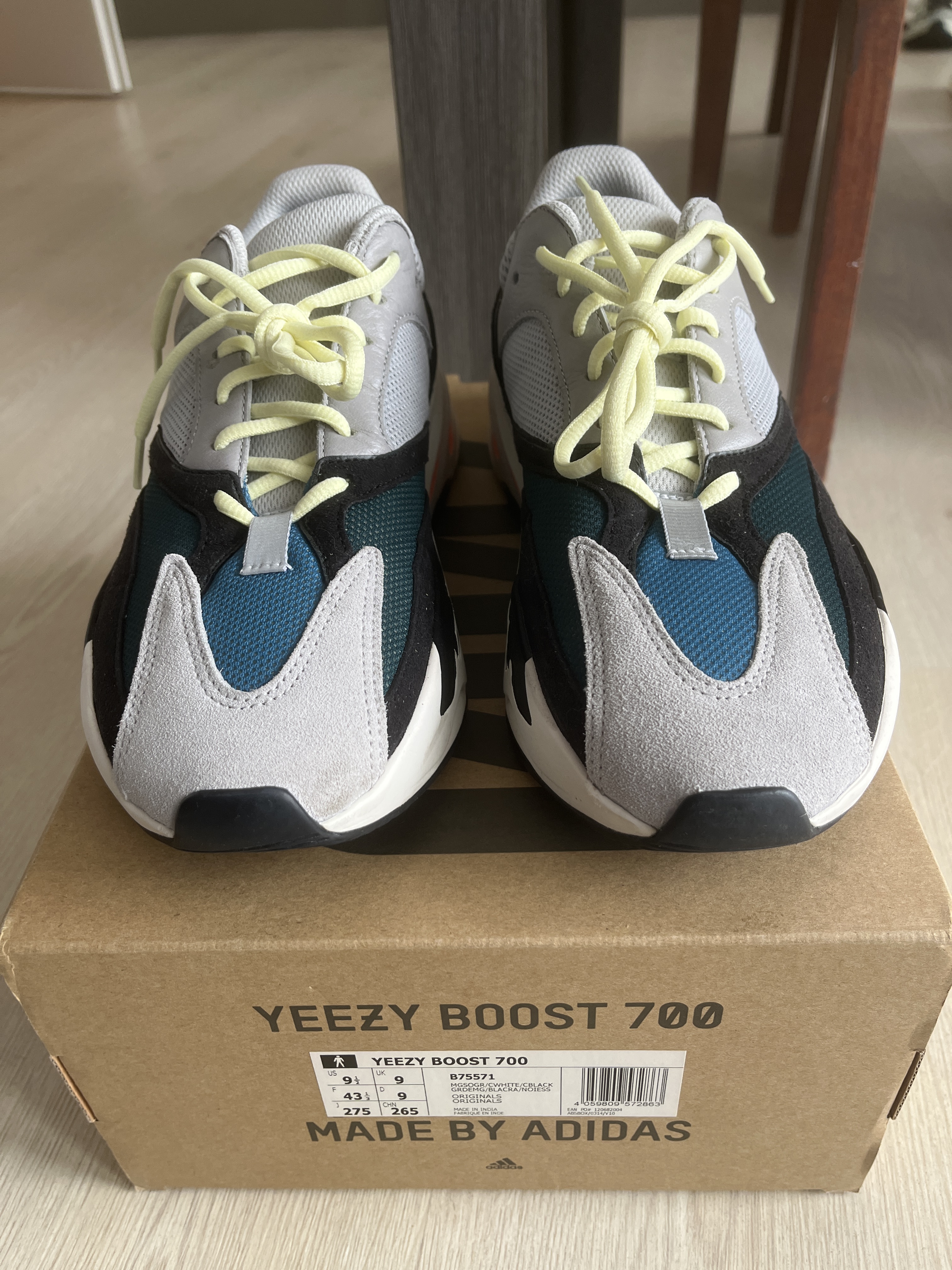 Yeezy Boost 700 'Wave Runner' photo 7
