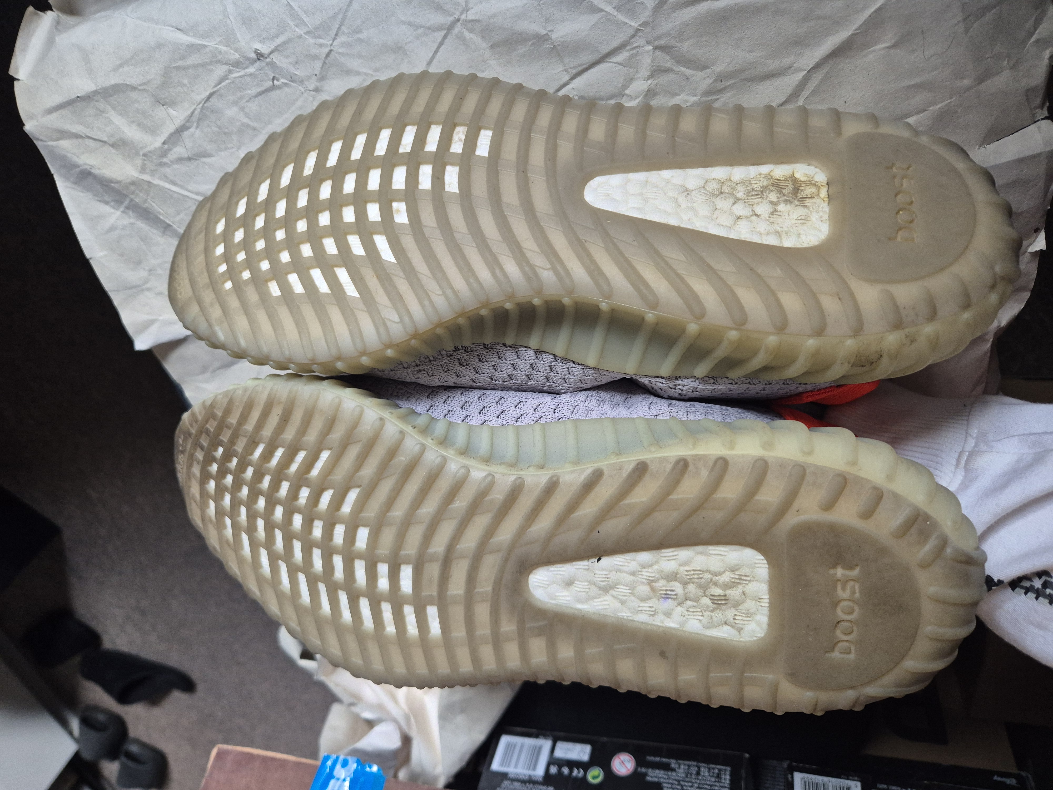 Yeezy Boost 350 V2 'Tail Light' (2020) photo 5